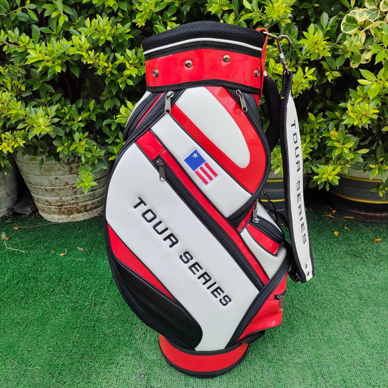 ถุงกอล์ฟเด็ก U.S.KIDS GOLF TOUR SERIES - สีแดง02 ขนาดไชส์ของถุง ปากถุง 7.5 นิ้ว ความสูงของถุงกอล์ฟ 28 นิ้ว มือหนึ่ง ของแท้ BY NakaraLuxurious