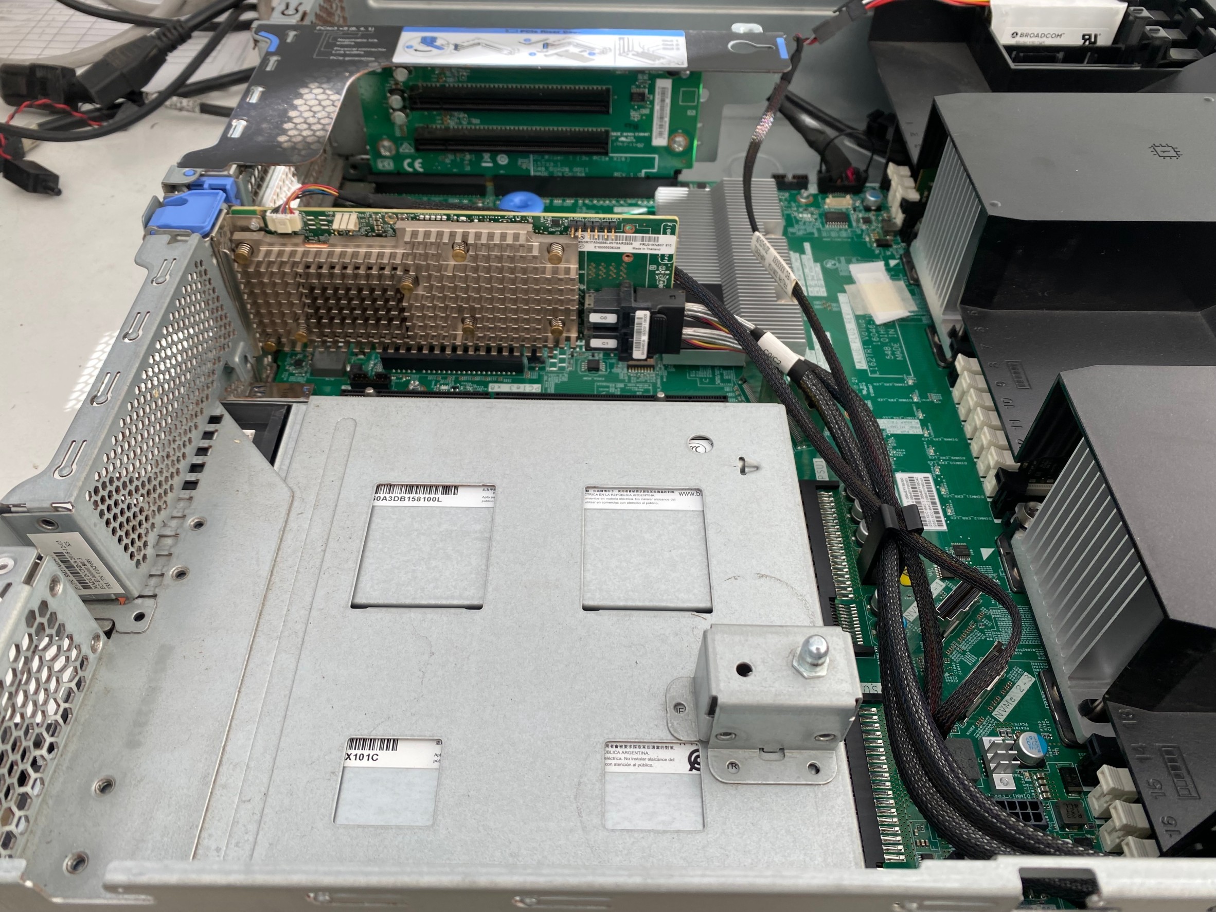 Lenovo ThinkSystem SR590