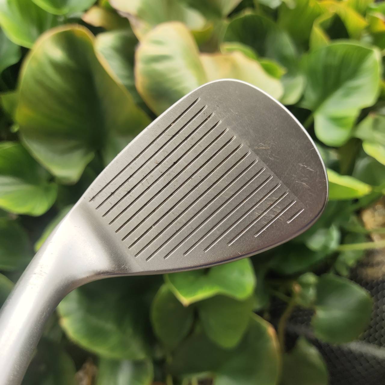 WEDGE TITLEIST VOKEY DESIGN โลโก้จักรแดง (Spin Milled Red Saw) Loft 56 องศา / Bounce 11