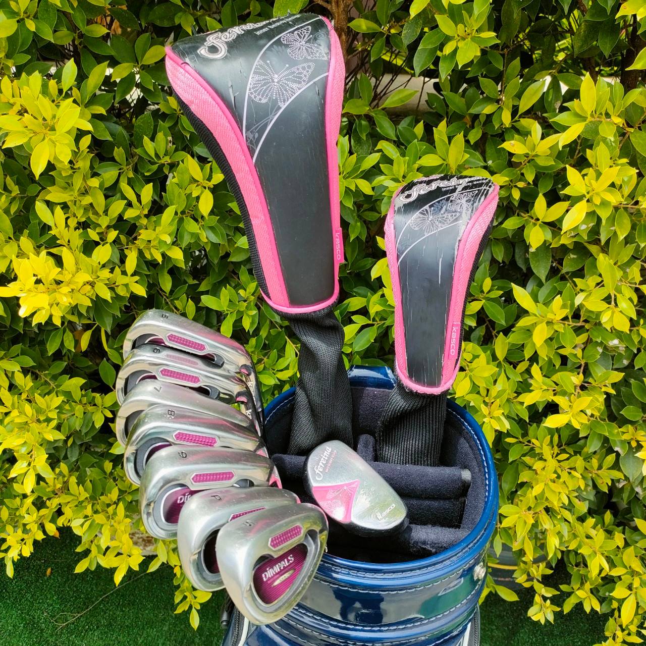 *** ไม้กอล์ฟครบชุดสำหรับผู้หญิง *** FULLSET KASCO FEREINA MADE IN JAPAN ทั้งชุดประกอบด้วย หัวไม้ 1 HYBRID และ PUTTER เป็นรุ่น FEREINA เทคโนโลยีใหม่ มาพร้อมถุงกอล์ฟ KASCO หนังแก้ว ไม้กอล์ฟมือสอง ของแท้ BY NakaraLuxurious