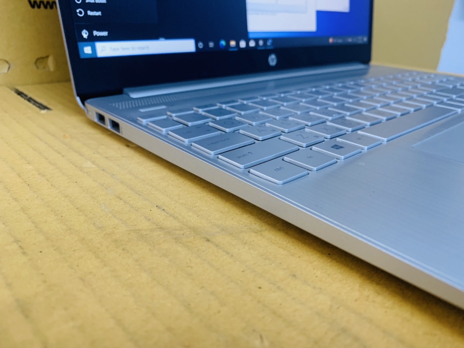 โน้ตบุ๊ค Notebook HP 15s-fq1002tu - 15.6 inch Full HD