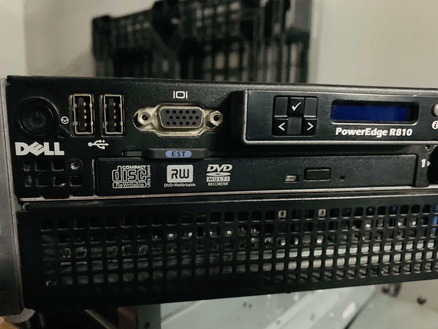 เซิร์ฟเวอร์ Dell PowerEdge R810 Server พร้อมใช้งาน