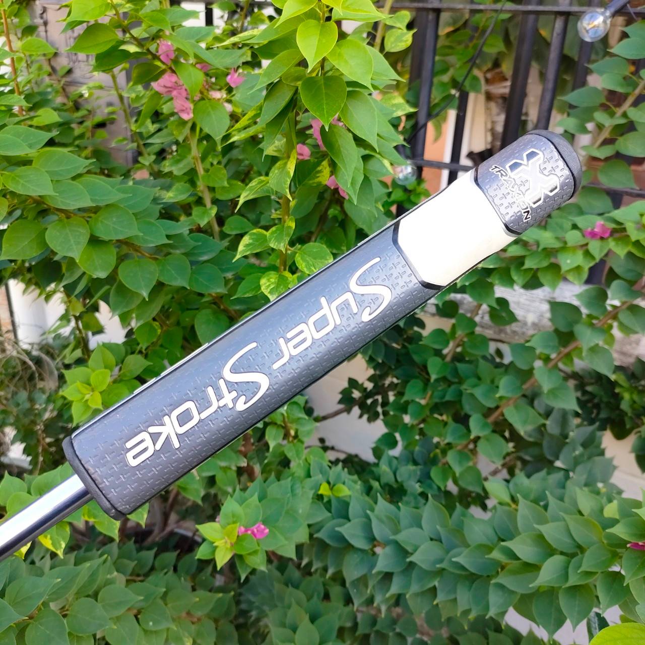 PUTTER ODYSSEY WHITE HOT XG SABERTOOTH ความยาว 34 นิ้ว กริฟ SUPER STROKE เเบบใหญ่