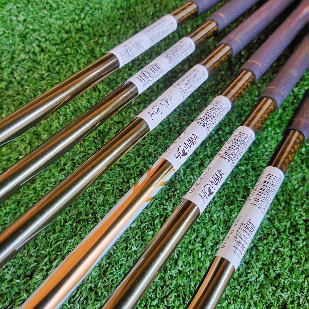 ชุดเหล็ก Honma Beres IS-05 Forged *** ก้าน 3 ดาว *** ARMRQ ∞ FLEX SR เป็นสุดยอดก้านจาก TORAYCA ดีที่สุดในโลก ก้าน 3 ดาว ปกติราคาชุดนี้ 120,000 บาทค่ะ ไม้กอล์ฟพรีเมี่ยมญี่ปุ่นมือสอง ของแท้ By NakaraLuxurious