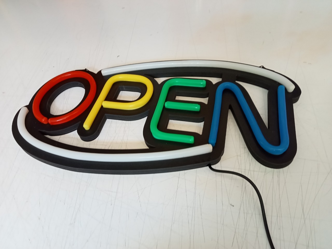 ไฟนีออน เฟค