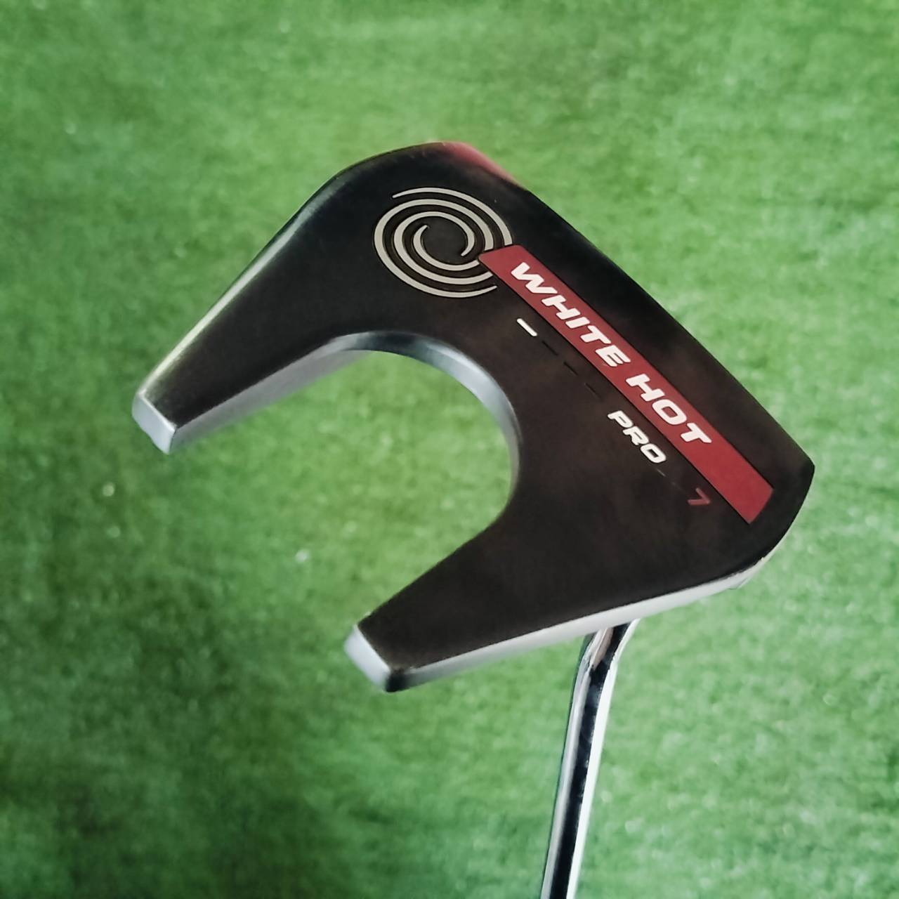 PUTTER ODYSSEY WHITE HOT PRO 7 ความยาว 34 นิ้ว เบอร์ 7 สุดยอดฮิตในขณะนี้ เป็นรุ่นปีกสองข้าง ที่สร้างบล๊านซ์ได้ดีมากๆ ไม้กอล์ฟพรีเมี่ยมมือสอง ของแท้ By NakaraLuxurious