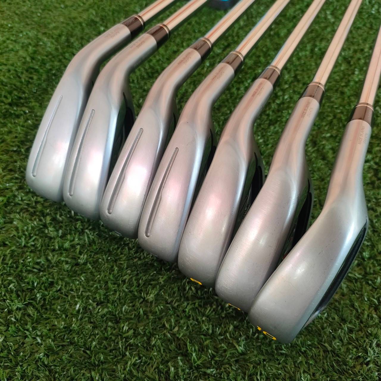 ชุดเหล็ก HONMA T//WORLD GS มีเหล็ก 4-10 ก้าน DYNAMIC GOLD S400 กริพ CADERO ทั้งชุด, สภาพสวย ชุดนี้รุ่นใหม่ออกปี 2021, เหล็กมี CAVITY ตีง่ายมาก!! ไม้กอล์ฟมือสอง ของแท้ BY NakaraLuxurious