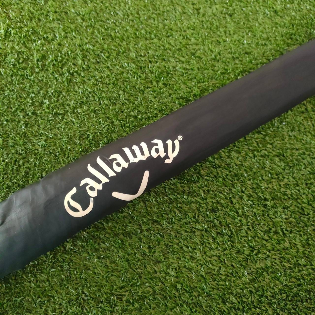 ร่มกอล์ฟ CALLAWAY มือสอง ร่มขนาดใหญ่!! ด้านในเคลือบกันแสง UV อย่างดี ใช้ดีมาก!! ก้านแข็งแรงทนทานไม่หักง่าย!! มือสอง ของแท้ BY NakaraLuxurious