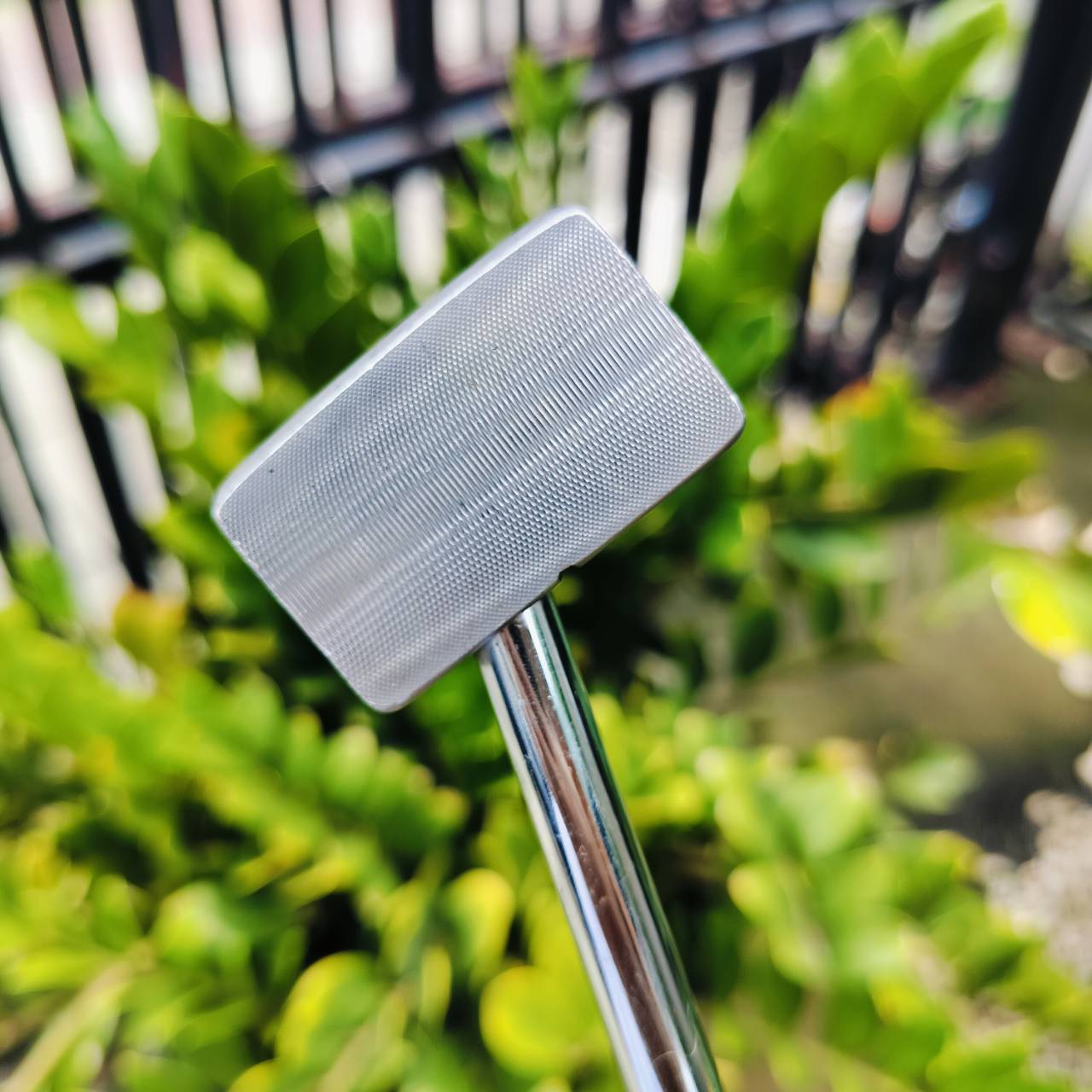 Never Compromise STUBBY Putter ความยาว 34 นิ้ว เป็นตัวเร่งพลังพัตต์ ที่จะเข้าปะทะตรงจุดศูนย์กลางของพัตเตอร์ ออกแบบอย่างดีเยี่ยมสูงสุด ไม้กอล์ฟพรีเมี่ยมญี่ปุ่นมือสอง ของแท้ By NakaraLuxurious