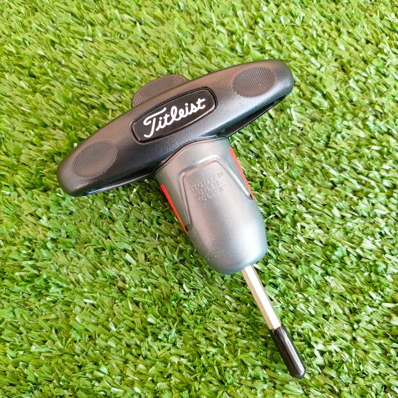 ตัวไข TITLELIST พร้อมกระเป๋า มือสอง แทบไม่เคยใช้ เหมือนซื้อไหม่