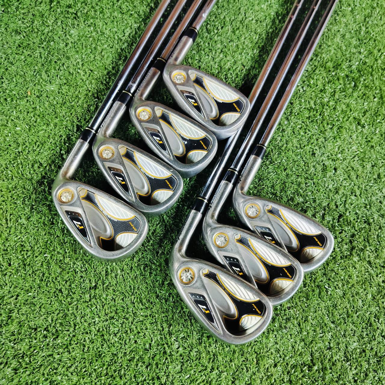 ชุดเหล็ก Taylormade R7 Draw ก้าน เหล็กน้ำหนักเบา 90 กรัม FLEX R วางหมุดน้ำหนักไว้พิเศษ ไม้กอล์ฟพรีเมี่ยมมือสอง ของแท้ By NakaraLuxurious