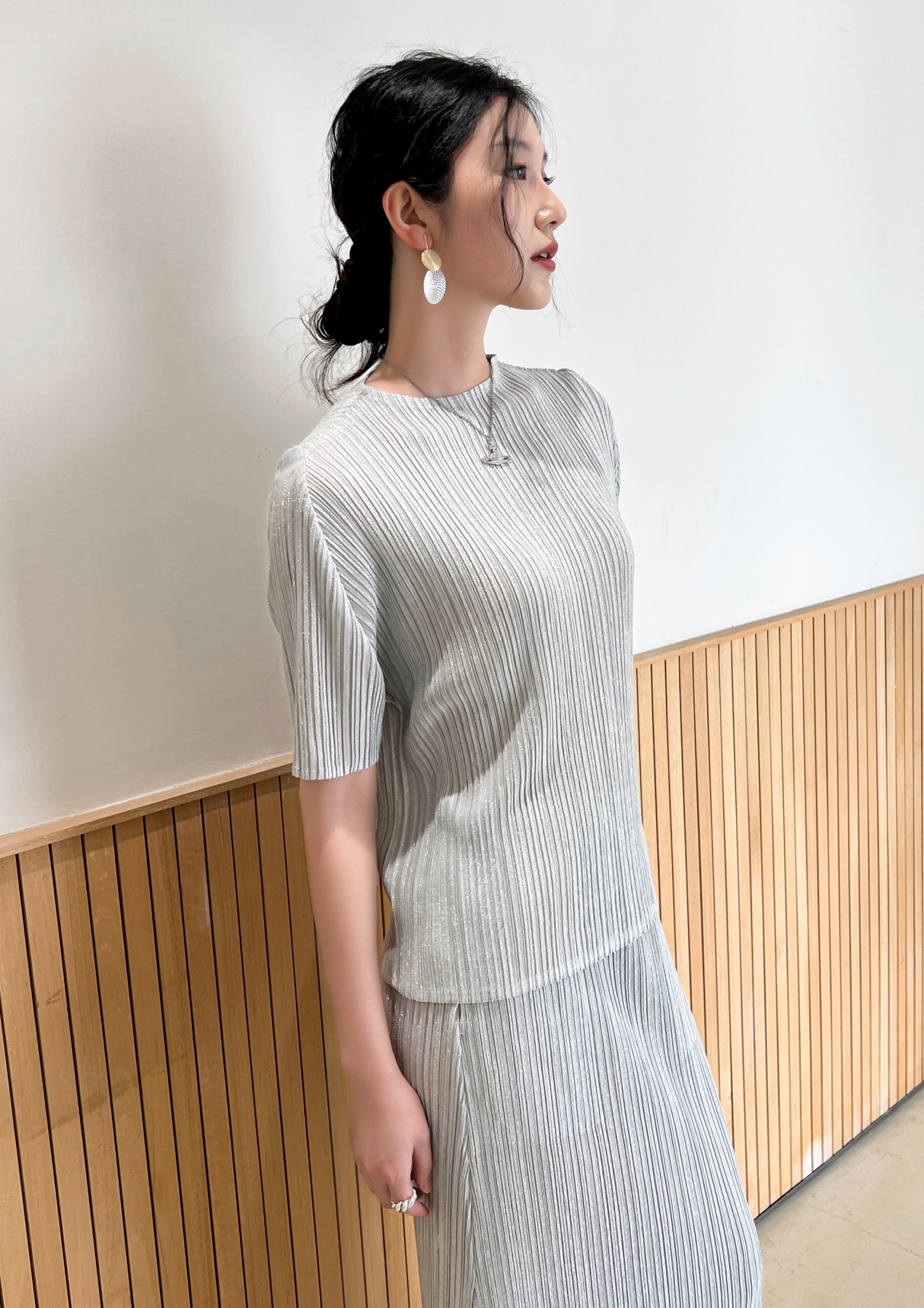 ปรับราคาลง20%!! 2MUAY รุ่น GJO3737 เสื้อพลีทคุณภาพ SHORT SLEEVE GLITTER PLEATED TOP 7 สี FREE SIZE