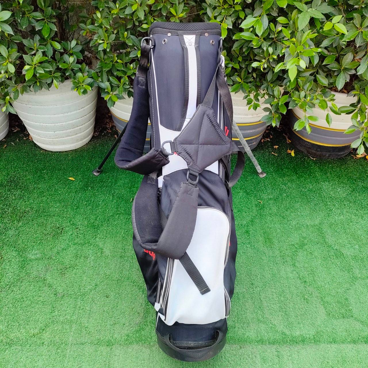 ถุงกอล์ฟ TAYLORMADE ขาตั้ง มือสอง สวยครับ มีสายสะพายหลังครบ