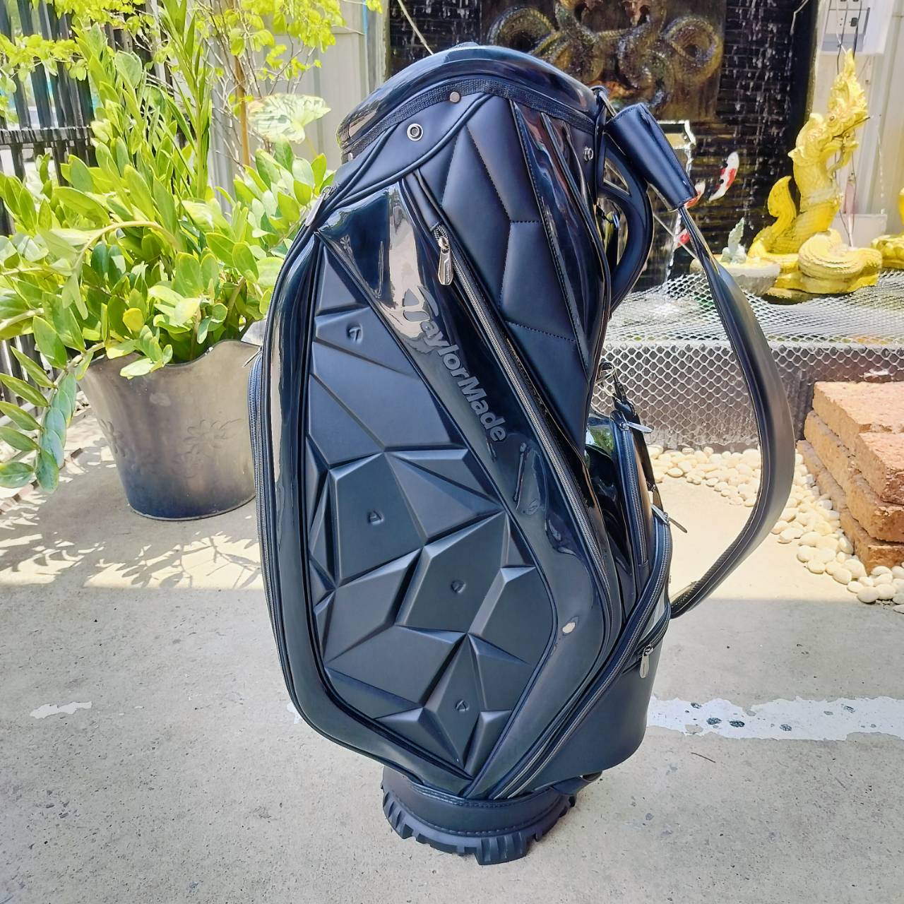 ถุงกอล์ฟ TaylorMade Golf Japan 2023 TJ079 Sporty and Luxurious high-end premium model ถุงกอล์ฟพรีเมี่ยมมือสอง สวยนางฟ้า By NakaraLuxurious