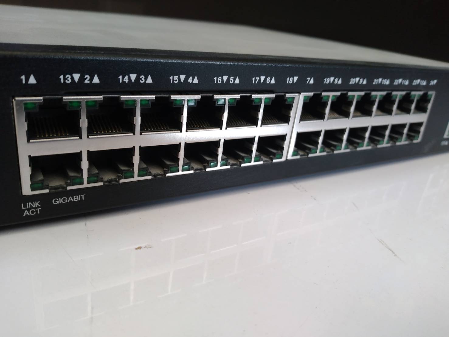 Cisco SG200-26 26-port Gigabit Smart Switch