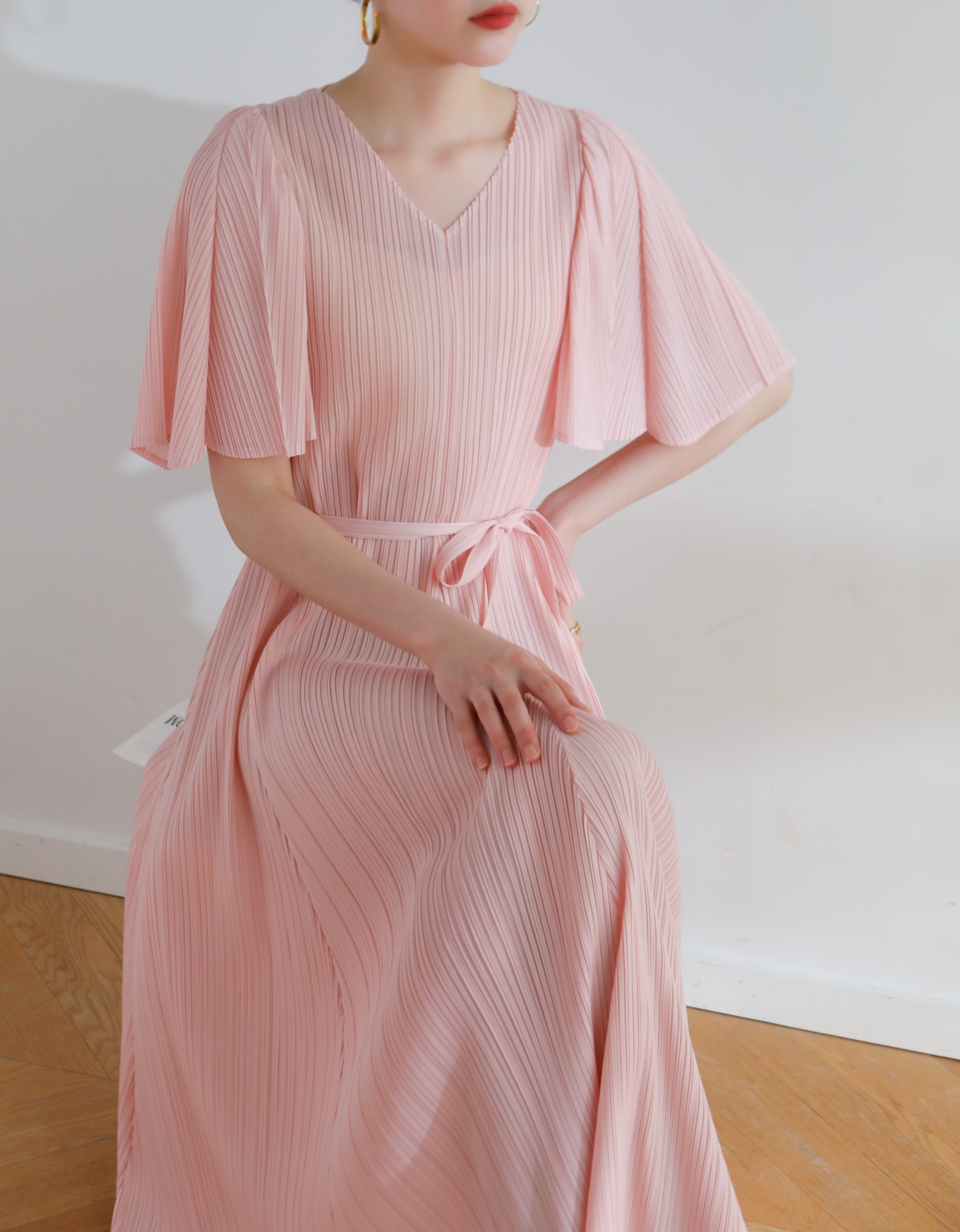 2MUAY รุ่น GJO3653 เดรสผู้หญิง เดรสพลีทคุณภาพ 10สี FREE SIZE V NECK FLARE SLEEVE PLEATED DRESS