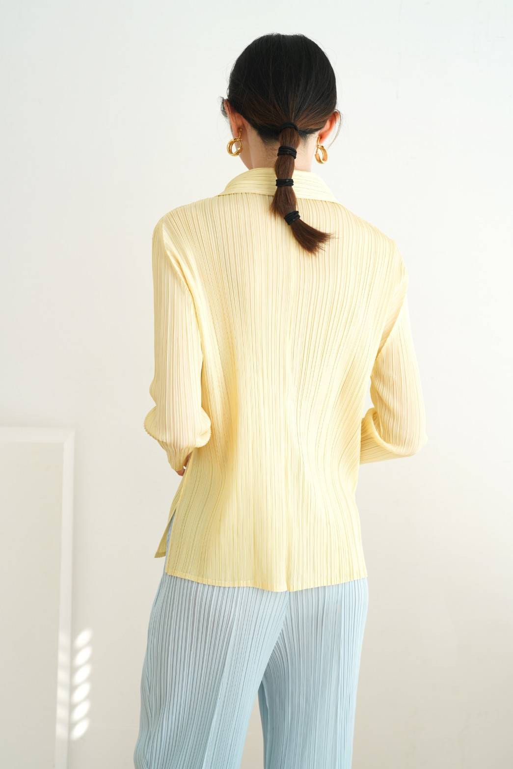 2MUAY รุ่น GJO7807 COLLAR PLEATED TOP เสื้ออัดพลีทงานคุณภาพ 2สี FREE SIZE