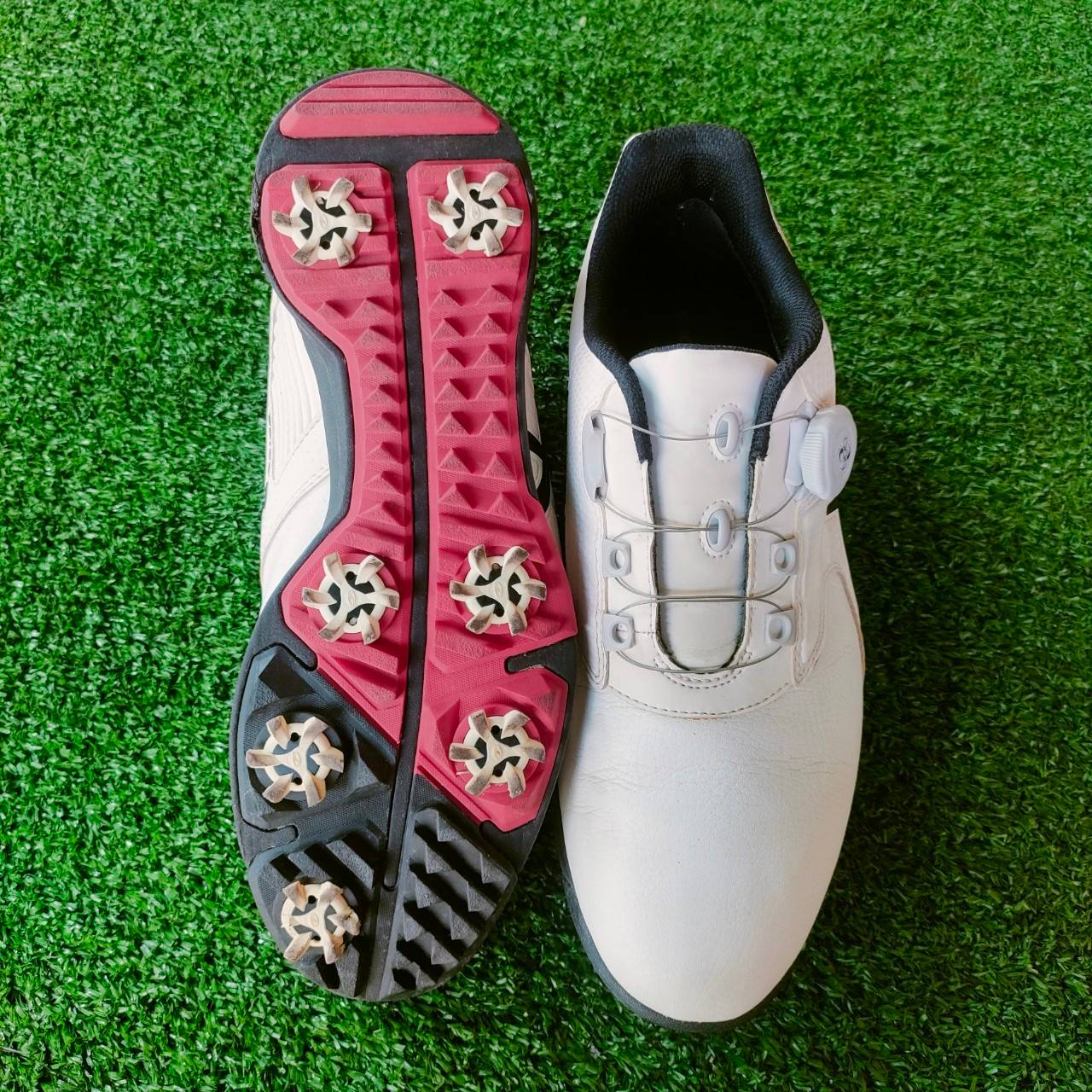 รองเท้ากอล์ฟ ASICS มือสอง ขนาดไชส์ CM 26 US 8 EURO 41.5 ปุ่มรองเท้าสามารถถอดเปลี่ยนได้ ระบบผูกเชือก Auto