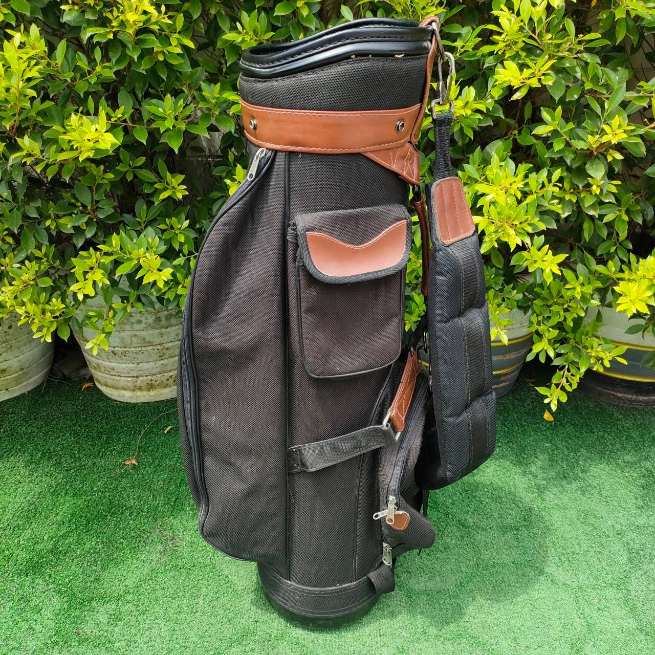 ถุงกอล์ฟ PGA TOUR มือสอง มีช่องใส่ไม้กอล์ฟ 14 ช่อง ถุงของแท้ เดิมๆ พร้อมใช้เลยค่ะ