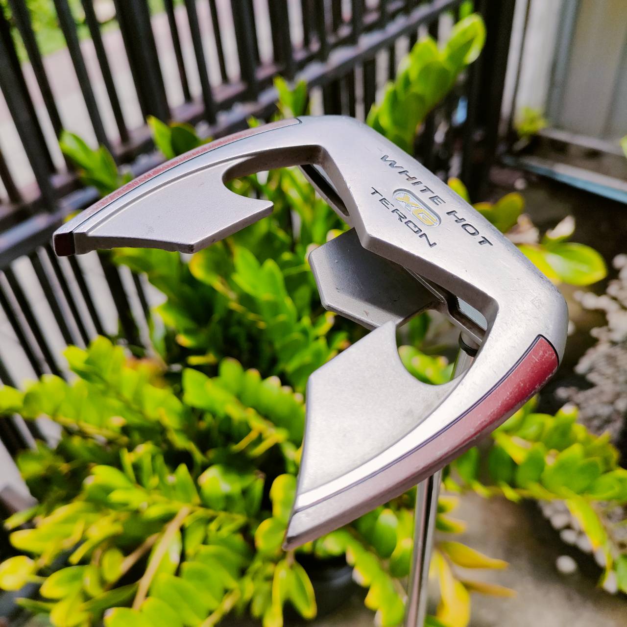 PUTTER ODYSSEY XG TERON เป็นรุ่นปีกค้างคาวสองข้าง คล้ายๆเบอร์ 7 แต่พัตต์สนุกกว่า นิ่งมาก บล๊านซ์สุด หน้าสัมผัสพิเศษ ไม้กอล์ฟพรีเมี่ยมมือสอง ของแท้ By NakaraLuxurious