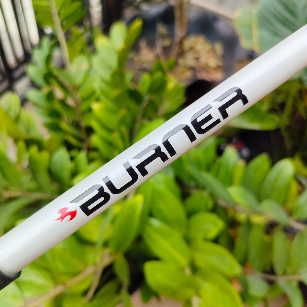 ** ไม้กอล์ฟสำหรับท่านที่ถนัดซ้าย ** FW3 TAYLORMADE BURNER องศา 15 ก้าน RE*AX SUPERFAST FLEX R กระดองเคฟล่า ดีไซน์เป็นตัว V ทำให้ชดเชยความผิดพลาดได้สูงมาก ไม้กอล์ฟมือสอง ของแท้ BY NakaraLuxurious