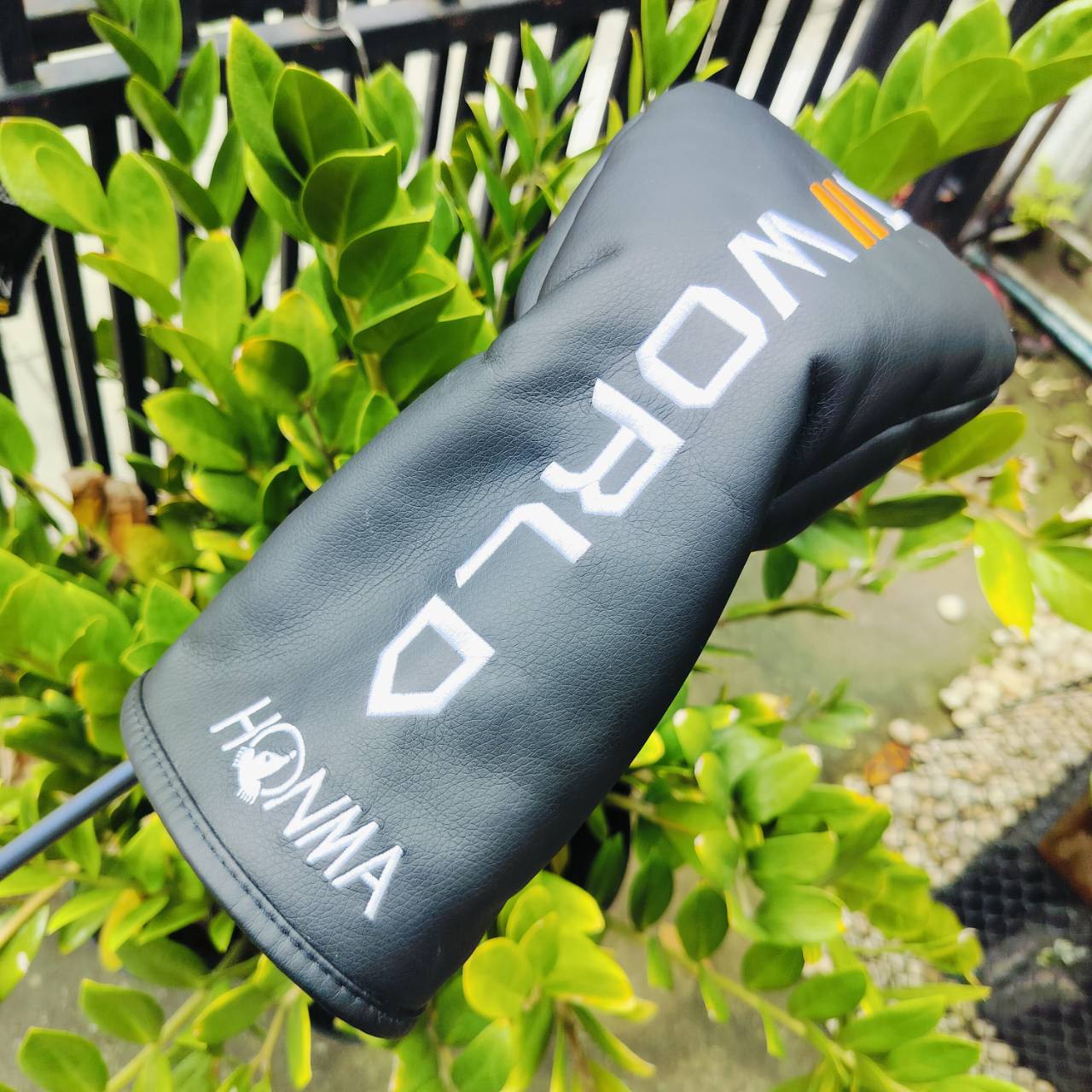 Driver HONMA TW747 455 องศา 9.5 ก้าน Honma Titanium 2 ดาว Flex S ตระกูล TOUR WORLD ของ HONMA เป็นตระกูลที่ตีมันส์อย่างมาก ไม้กอล์ฟพรีเมี่ยมมือสอง ของแท้ By NakaraLuxurious