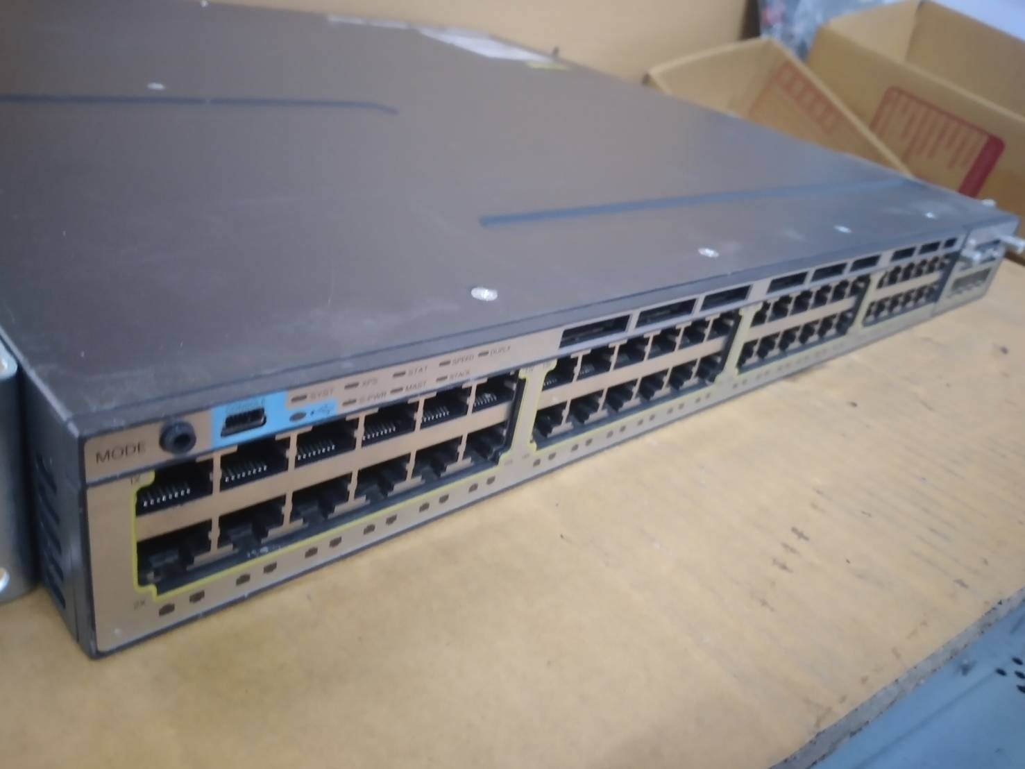 CISCO WS-C3750X-48T-S • 48 Port Gigabit Switch power x2