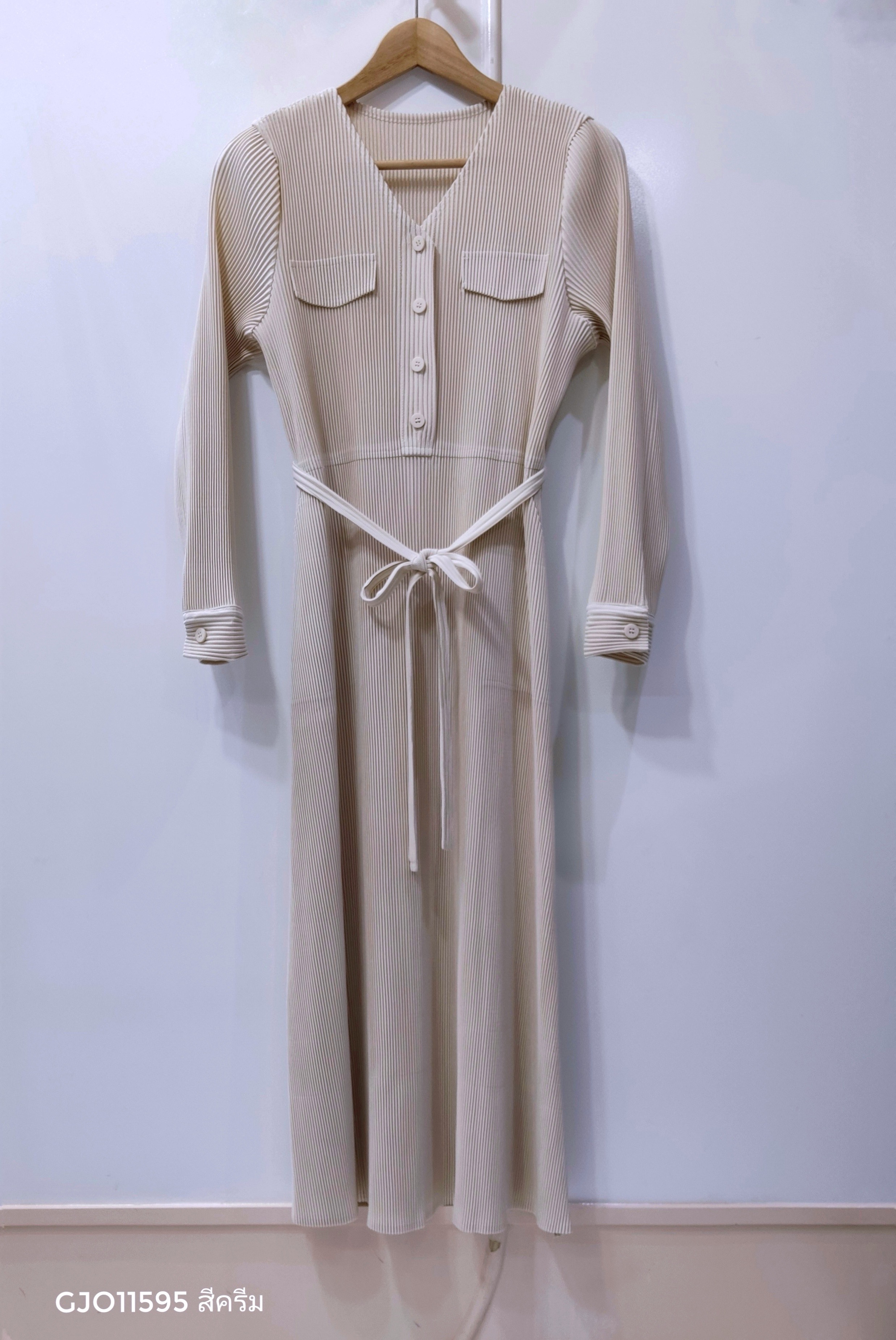 2MUAY รุ่น GJO11595 เดรสอัดพลีท THICK V NECK LONG SLEEVE PLEATED DRESS 8 สี FREE SIZE