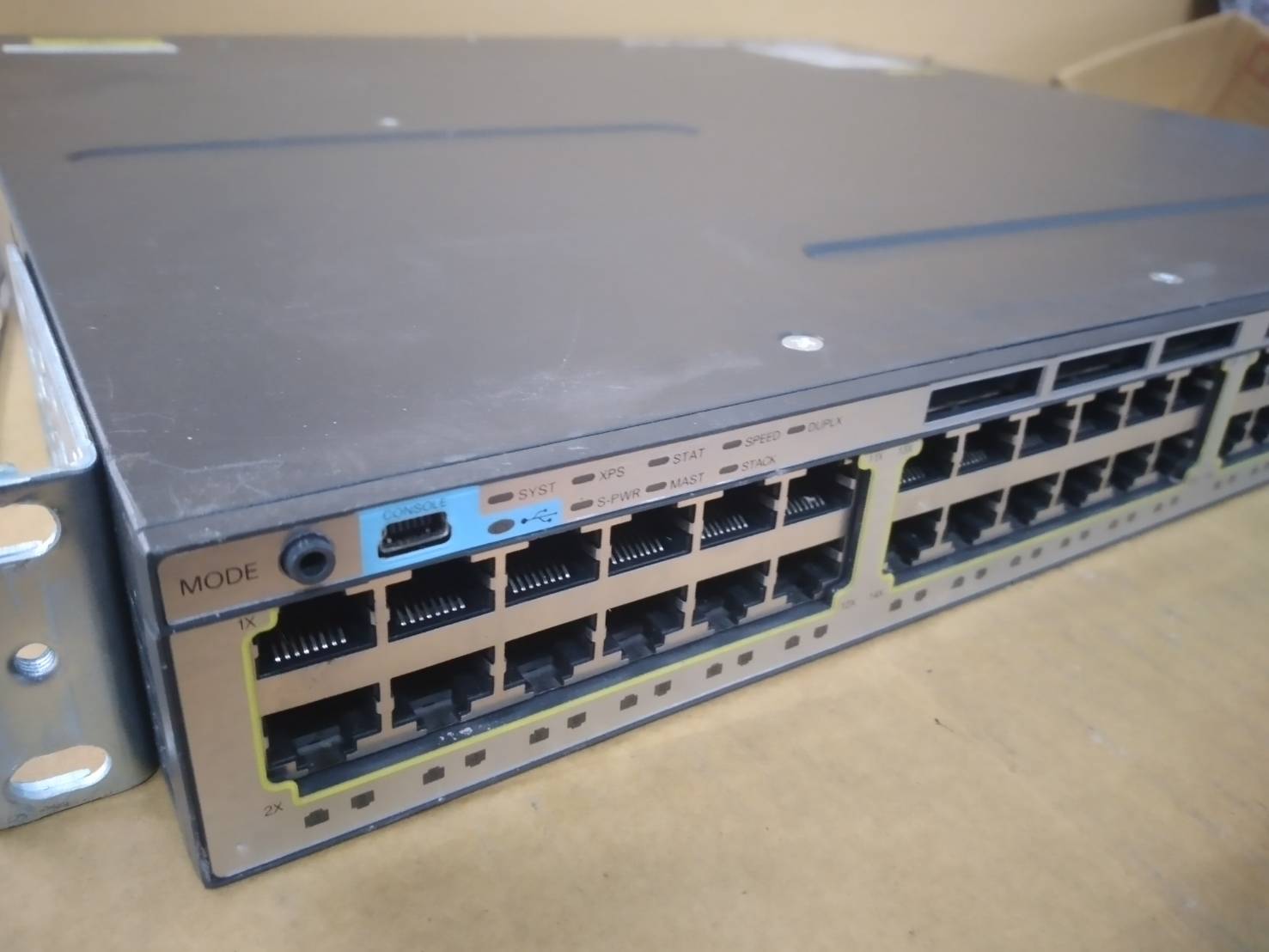 CISCO WS-C3750X-48T-S • 48 Port Gigabit Switch power x2