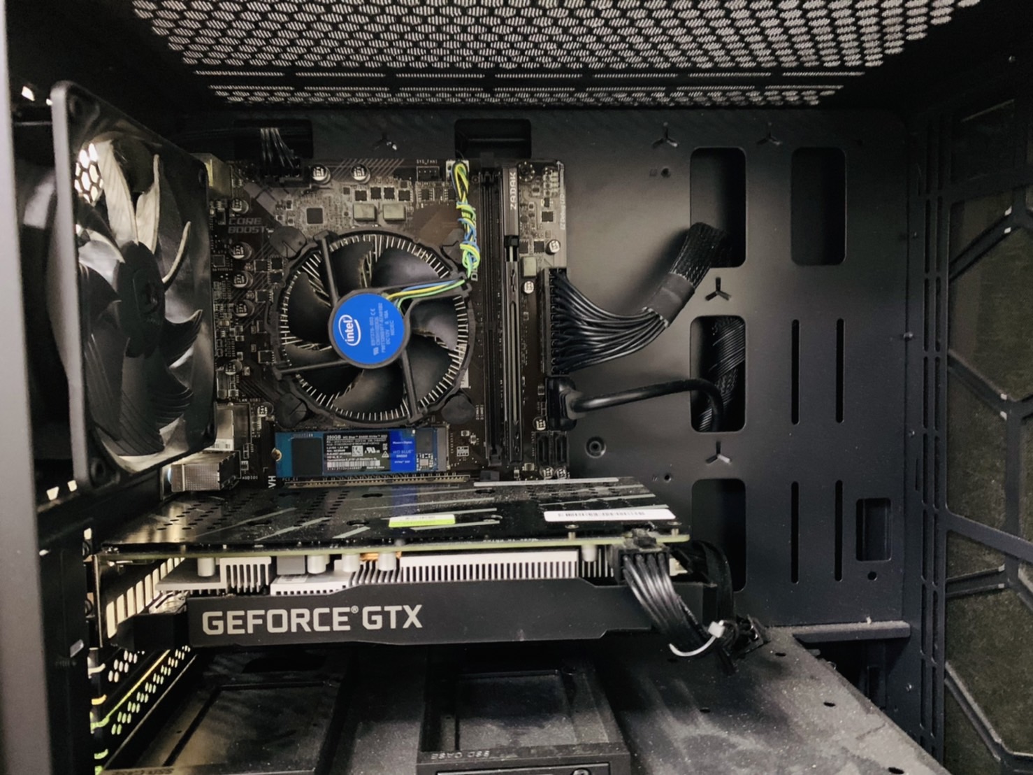 PC ประกอบ Case Cougar MG120-G พร้อมใช้งาน สินค้ามีประกัน