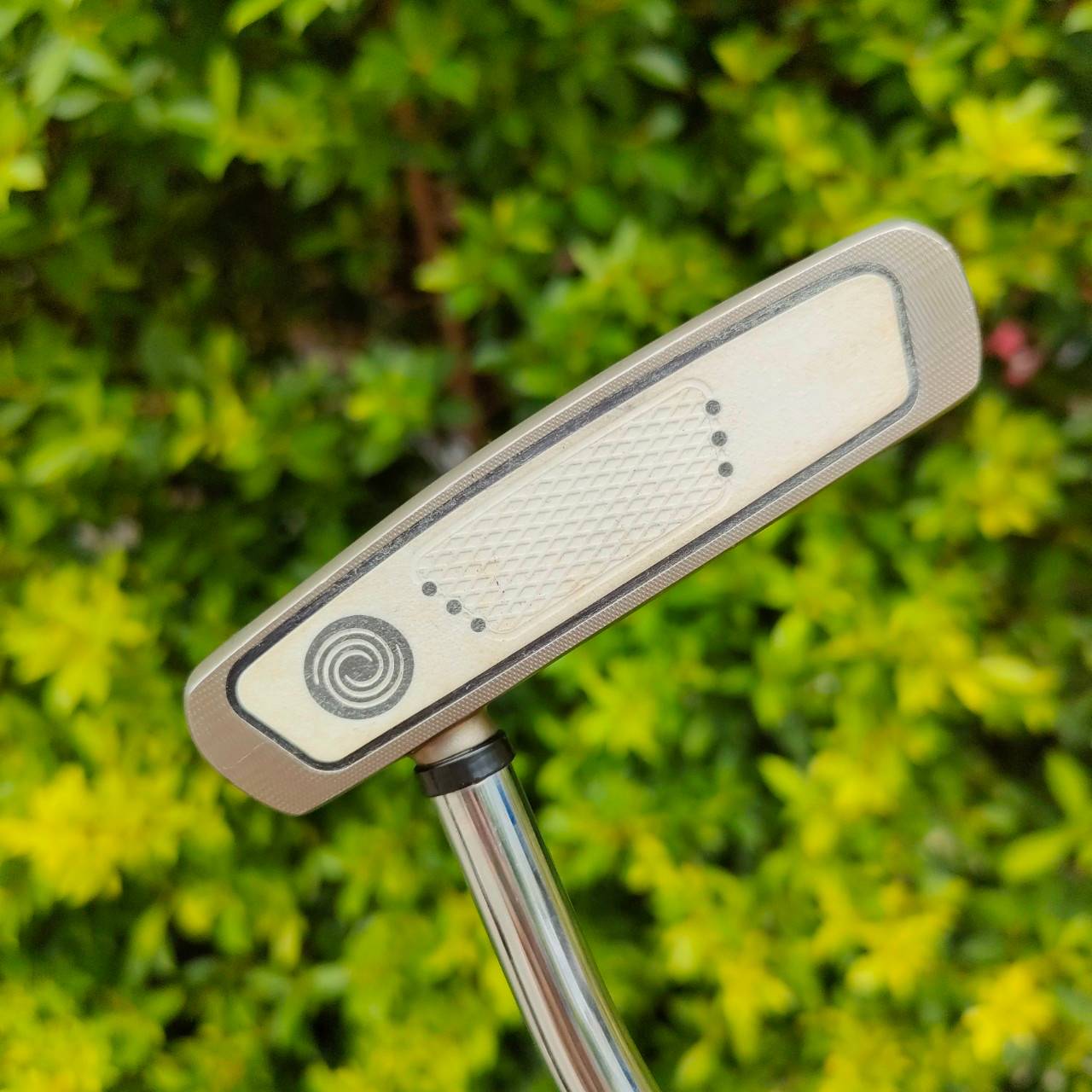 PUTTER ODYSSEY WHITE HOT TOUR #5 ก้าน TOUR ความยาว 34 นิ้ว ** กริฟเสื่อมสภาพ ** รุ่นนี้เป็นรุ่นอินเซิร์ทเป็นตาข่าย ไม้กอล์ฟมือสอง ของแท้ BY NakaraLuxurious