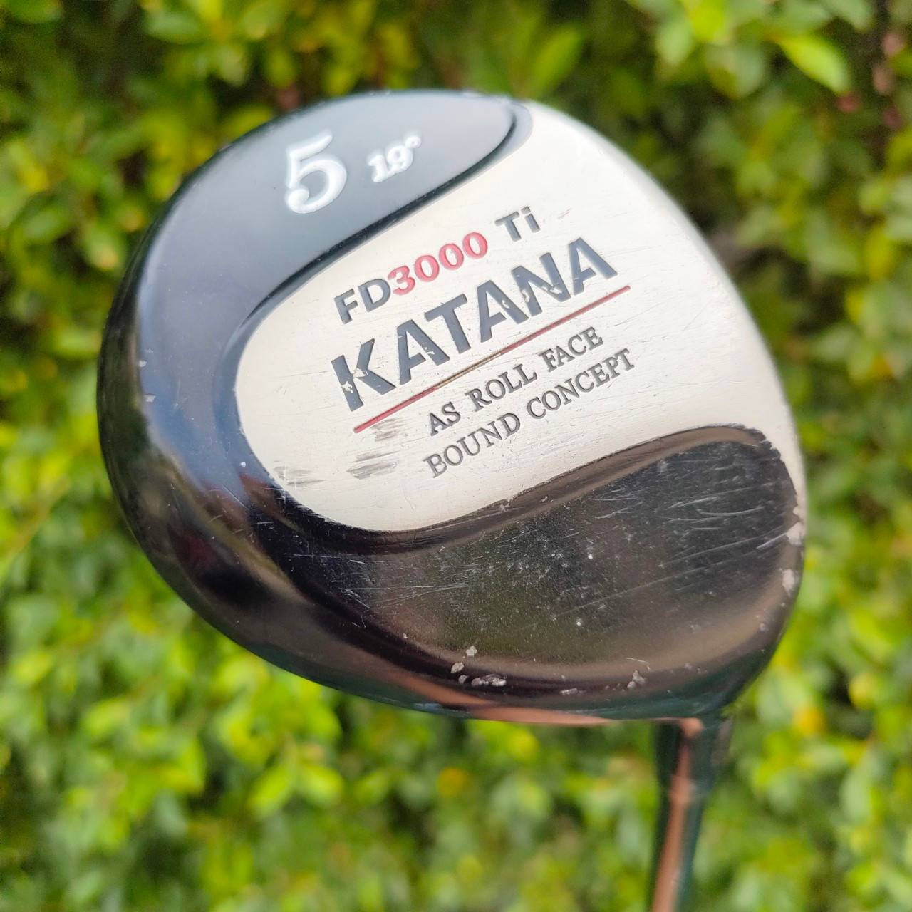FW 5 KATANA FD3000 Ti องศา 19 ก้าน SUPER LIGH FLEX R วัสดุ FORGED TITANIUM หน้าเด้ง AS ROLL FACE เป็น FW ที่ตีได้ระยะมาก ไม้กอล์ฟมือสอง ของแท้ BY NakaraLuxurious