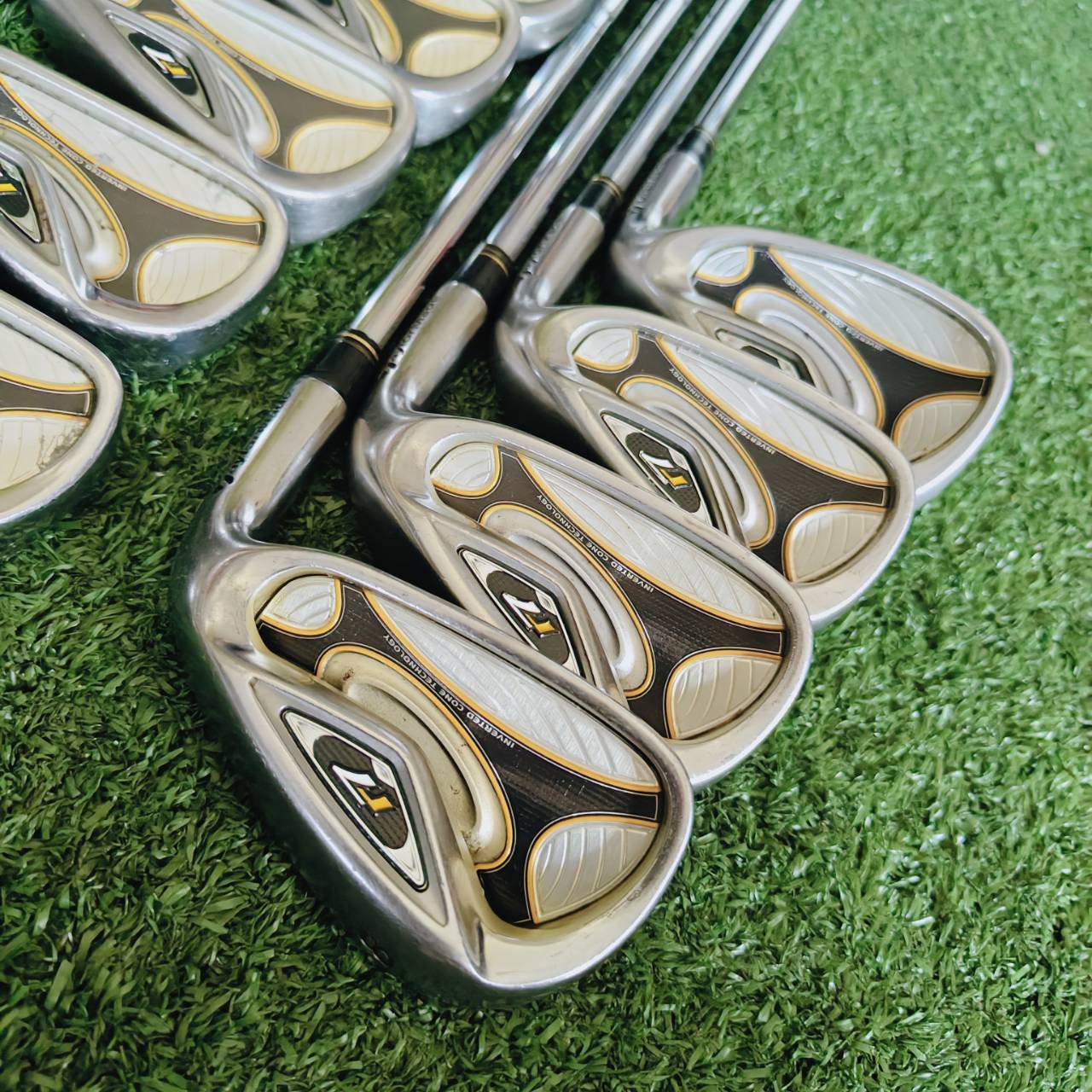 ชุดเหล็ก TaylorMade r7 – ตีง่าย ฟีลดี เพิ่มสปีดแม้ตีไม่โดนกลางหน้าไม้!