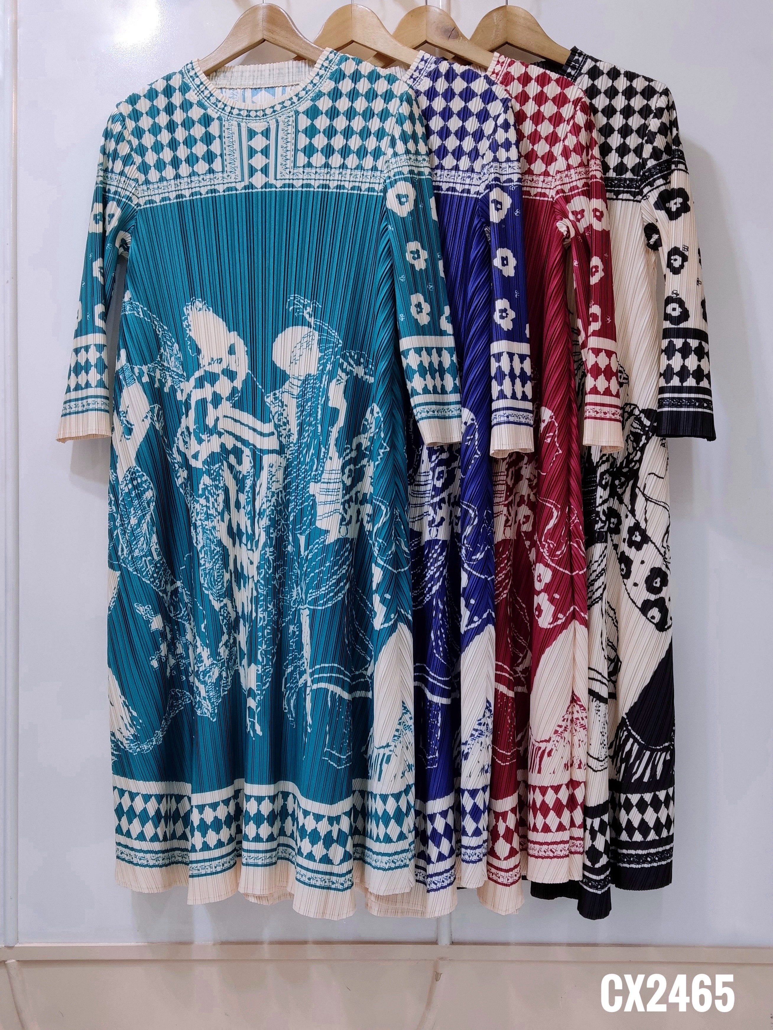 ปรับราคาลง30%!! 2MUAY รุ่น CX2465 เดรสพลีทคุณภาพ ROUND NECK LONG SLEEVE PRINTED PLEATED DRESS 4 สี FREE SIZE