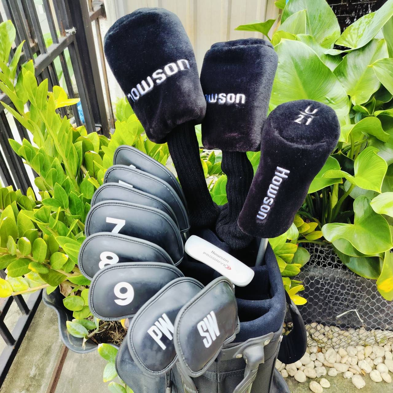 ไม้กอล์ฟครบชุด HOWSON PRODRIVE พร้อม COVER และถุงกอล์ฟ HOWSON ตรงรุ่น ถุงกอล์ฟเป็นแบบขาตั้ง น้ำหนักเบาสบาย ไม้กอล์ฟพรีเมี่ยมญี่ปุ่นมือสอง ของแท้ By NakaraLuxurious