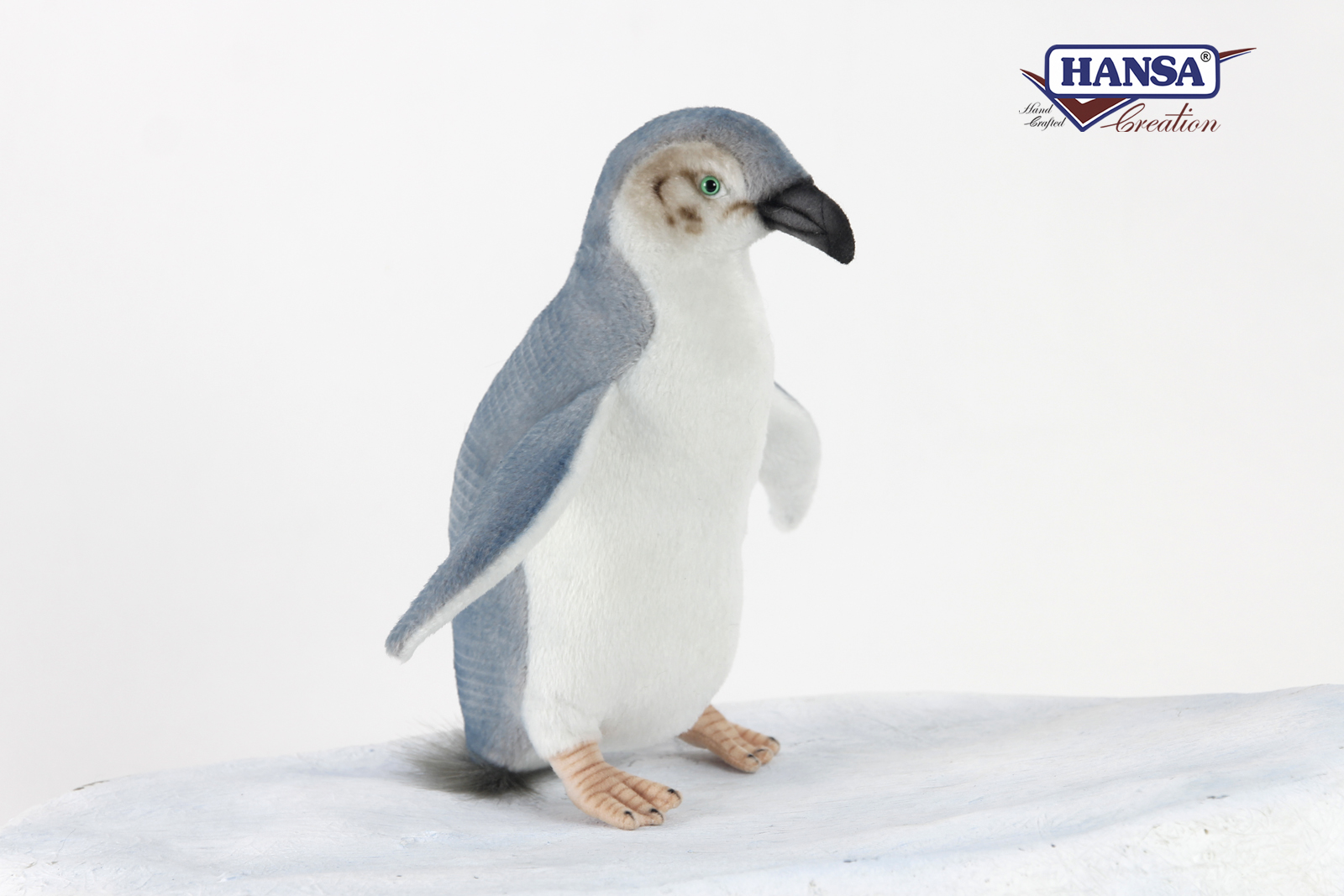 7100 White Flippered Penguin 22 cm.H
