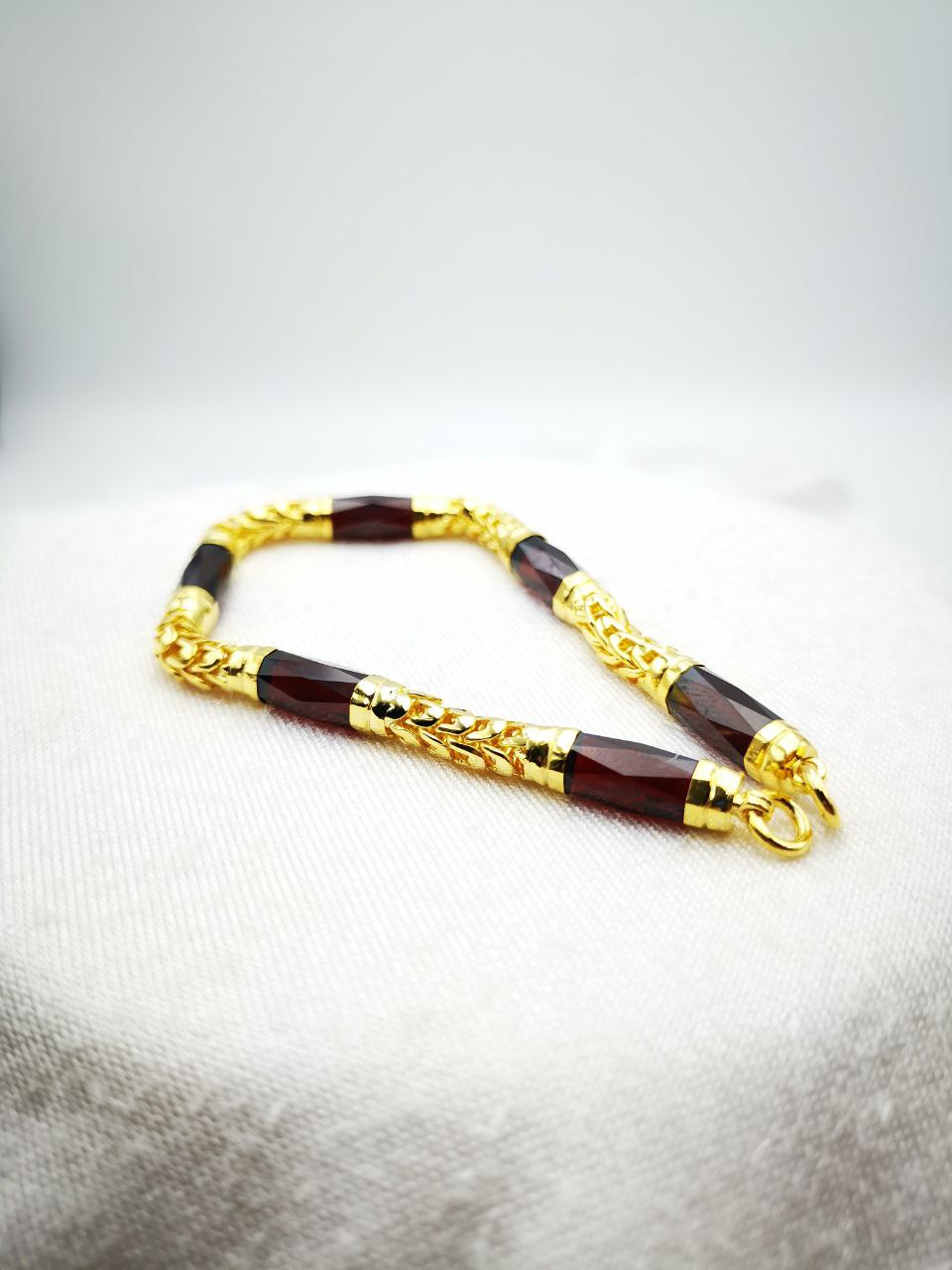 สร้อยข้อมือโกเมนเกล็ดมังกร สวยมีเอกลักษณ์ ลายมังกร เด่นชัด