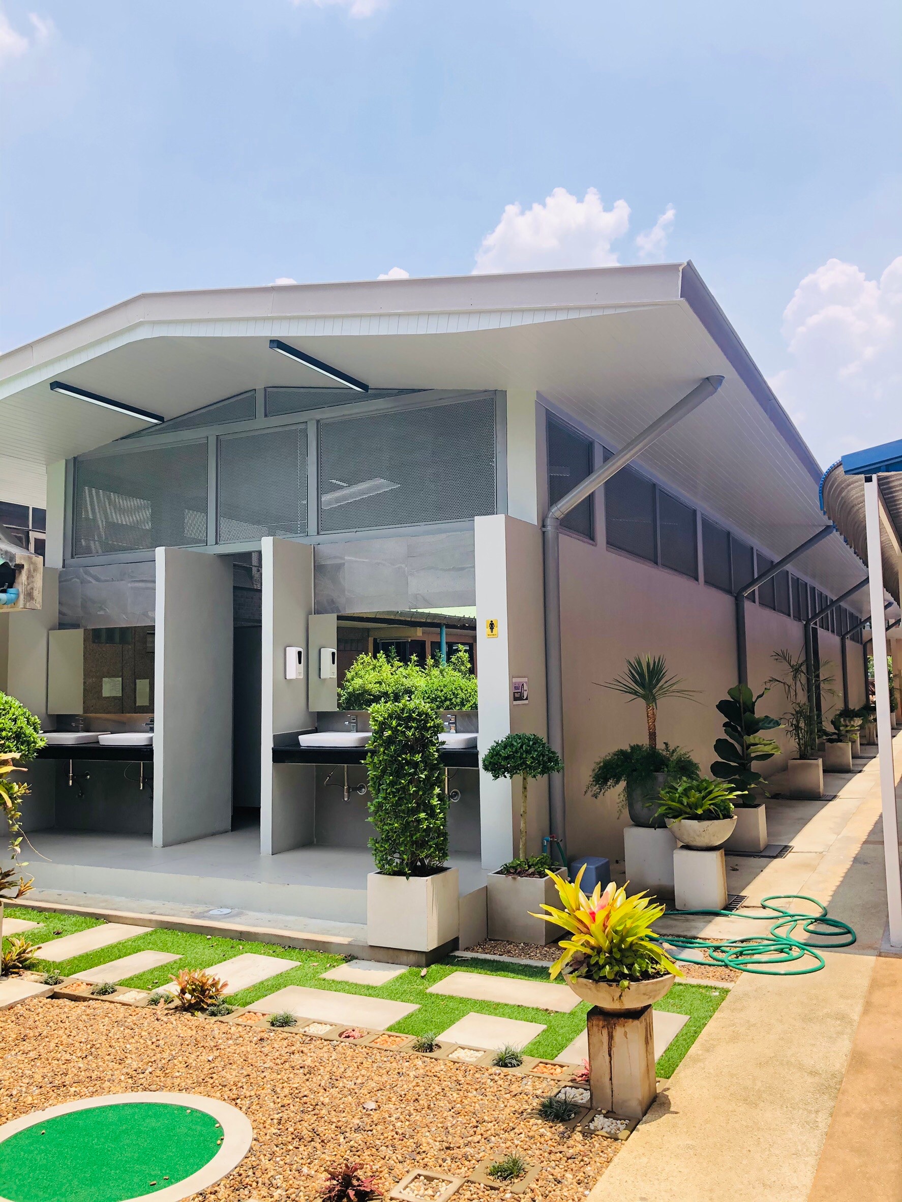 รร.ฤทธิยะวรรณาลัย(ดอนเมือง) งานสร้างห้องน้ำ45ห้อง