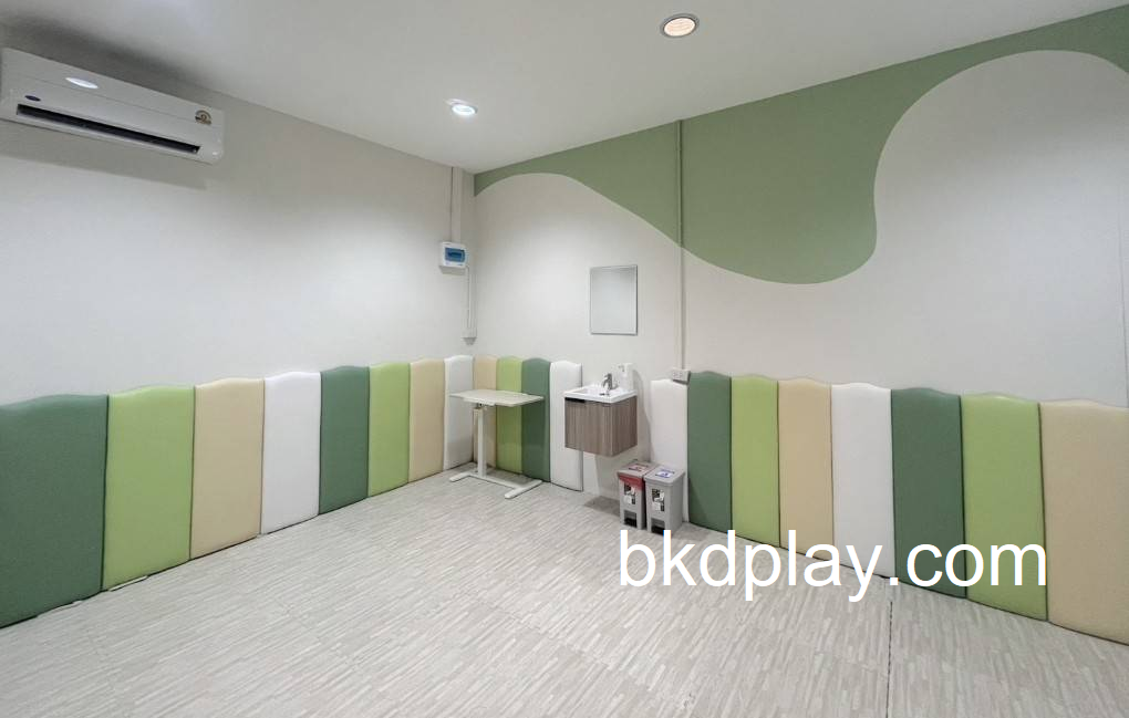 รับทำผนังกันกระแทก บุผนังห้อง หุ้มเสากันกระแทก บุหุ้มหนัง สั่งทำตามขนาดและสี