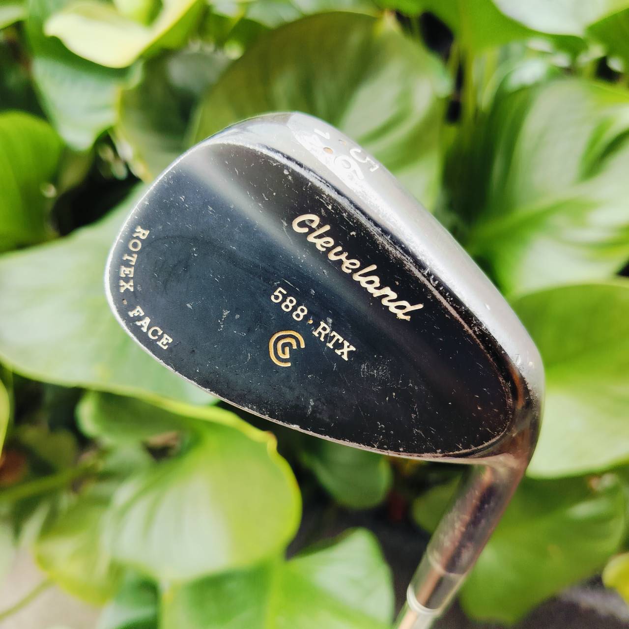 WEDGE CLEVELAND 588 RTX องศา 56 เบาท์ 14 ROTEX FACE ก้าน DYNAMIC GOLD FLEX WEDGE เป็นรุ่นพัฒนามาจากรุ่น 588 ดั่งเดิม ไม้กอล์ฟพรีเมี่ยมมือสอง ของแท้ By NakaraLuxurious