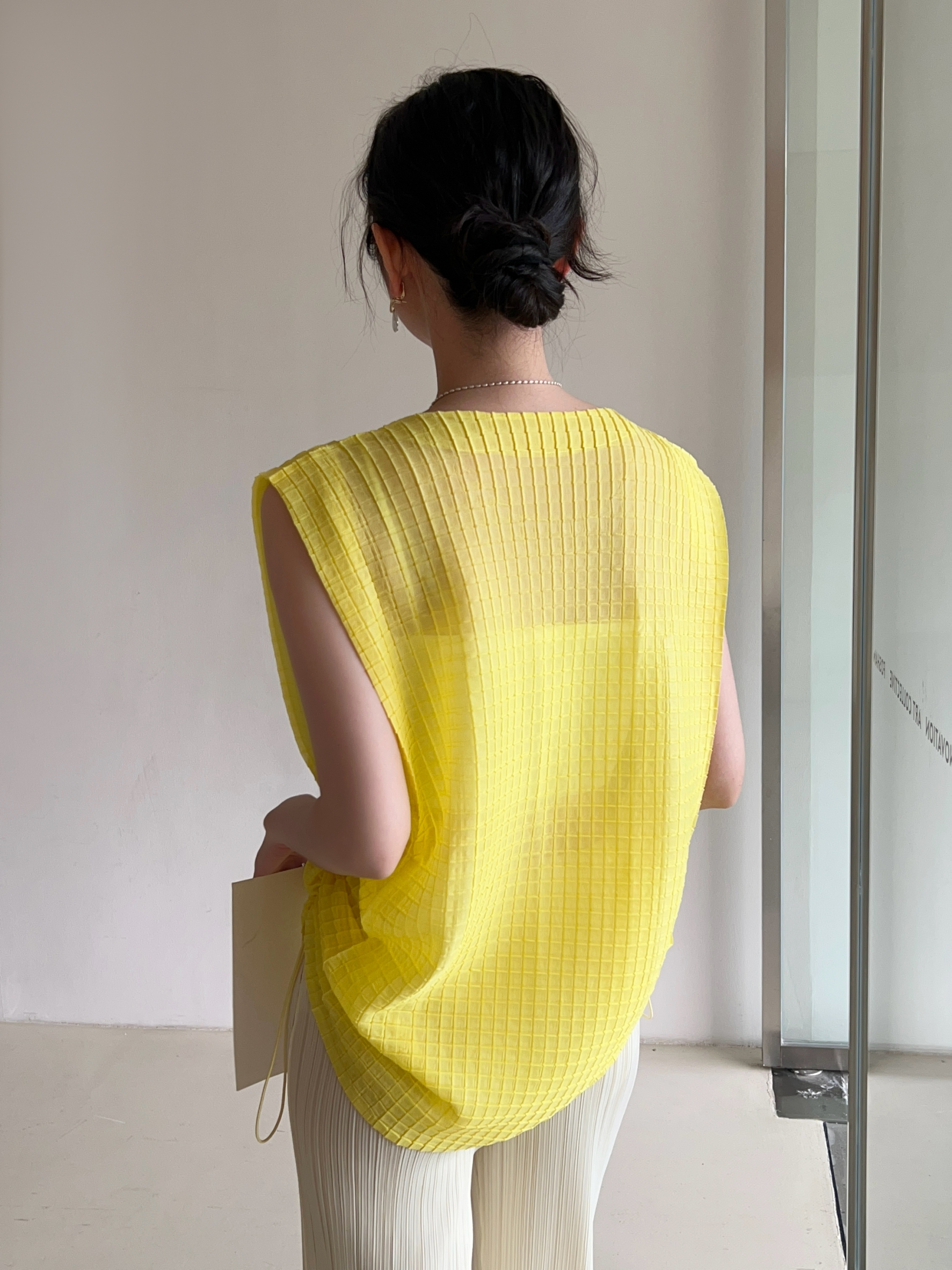 ปรับราคาลง20%!! 2MUAY รุ่น GJO3868 เสื้อพลีททรง OVER SIZE ปรับขนาดได้ SLEEVELESS SQUARE PLEATED TOP 9 สี FREE SIZE