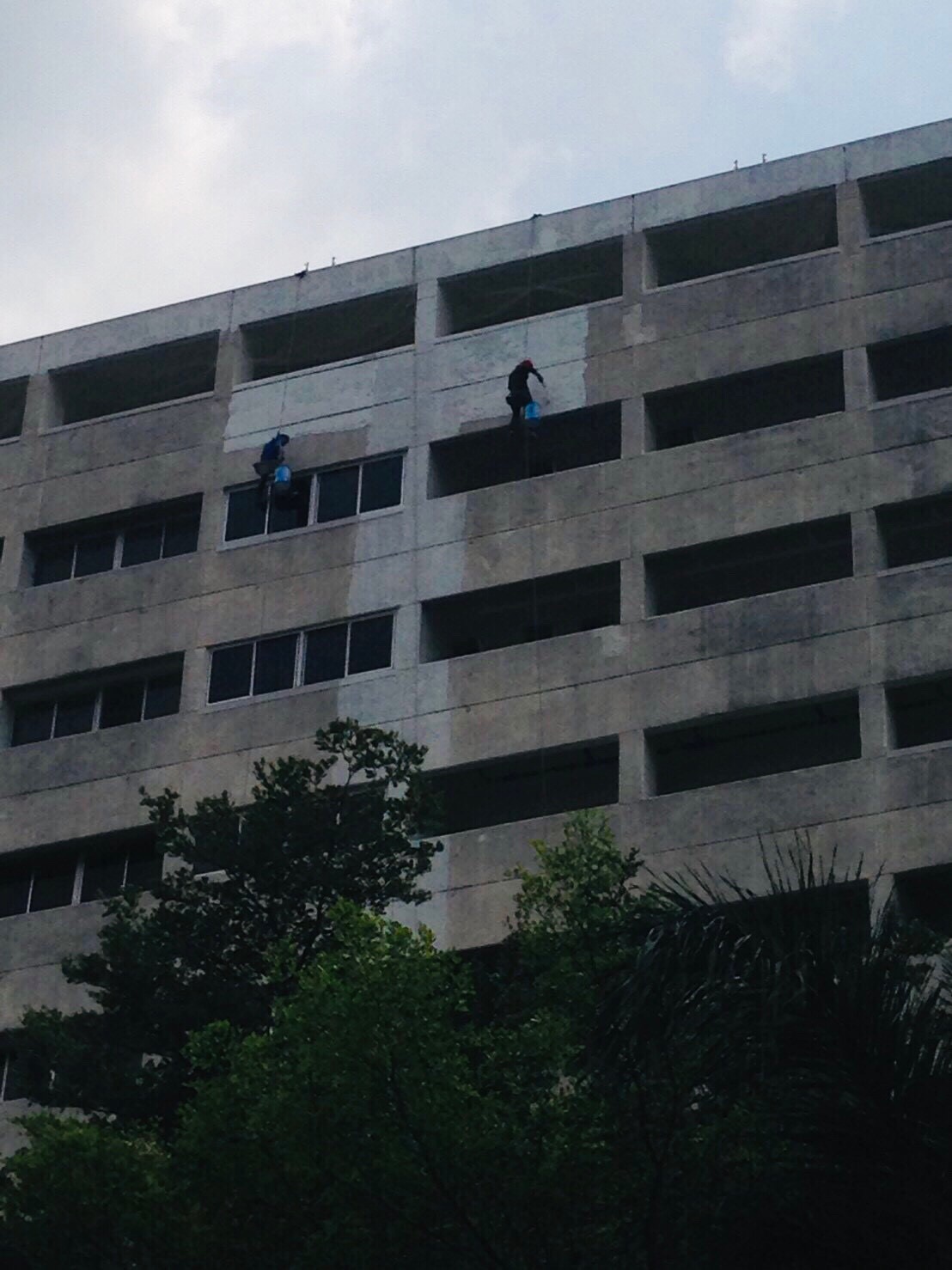 1.งานปรับปรุงระเบียงเปลี่ยนท่อและทาสีตึกอัษฎางค์ชั้น 1-13 รพ.ศิริราช