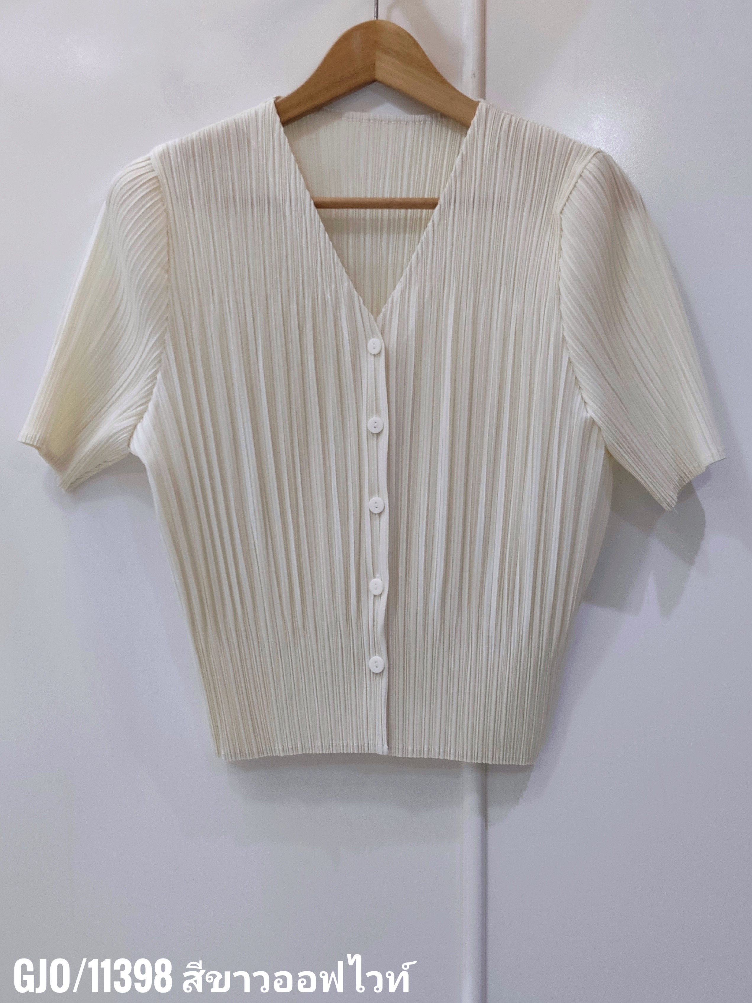 2MUAY รุ่น GJO11398 เสื้ออัดพลีท V NECK BUTTON FRONT PLEATED TOP 10 สี FREE SIZE