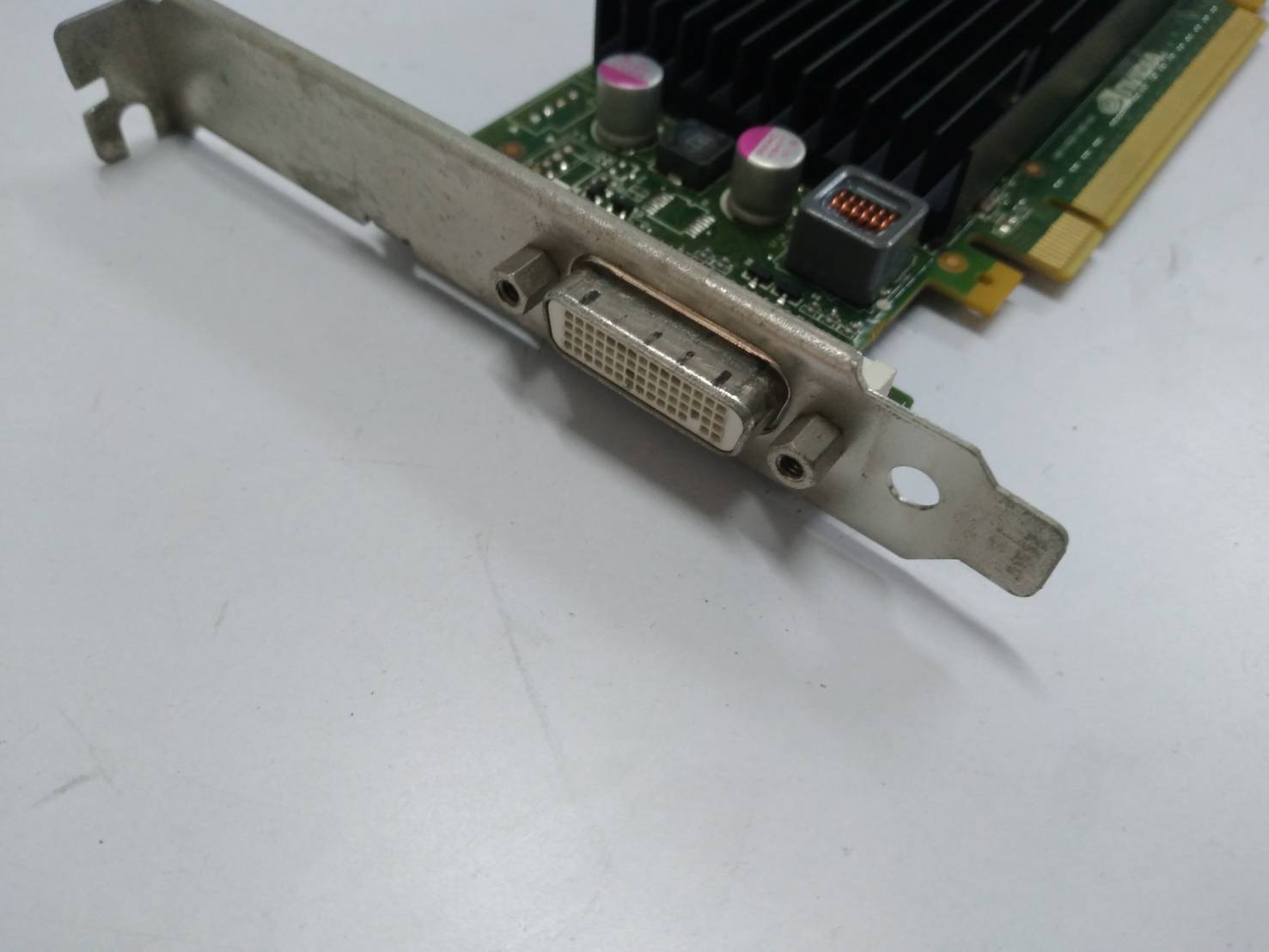 NVIDIA Quadro NVS 300 พร้อมสาย DMS-59 ออกสองจอ ขายาว-ขาสั้น