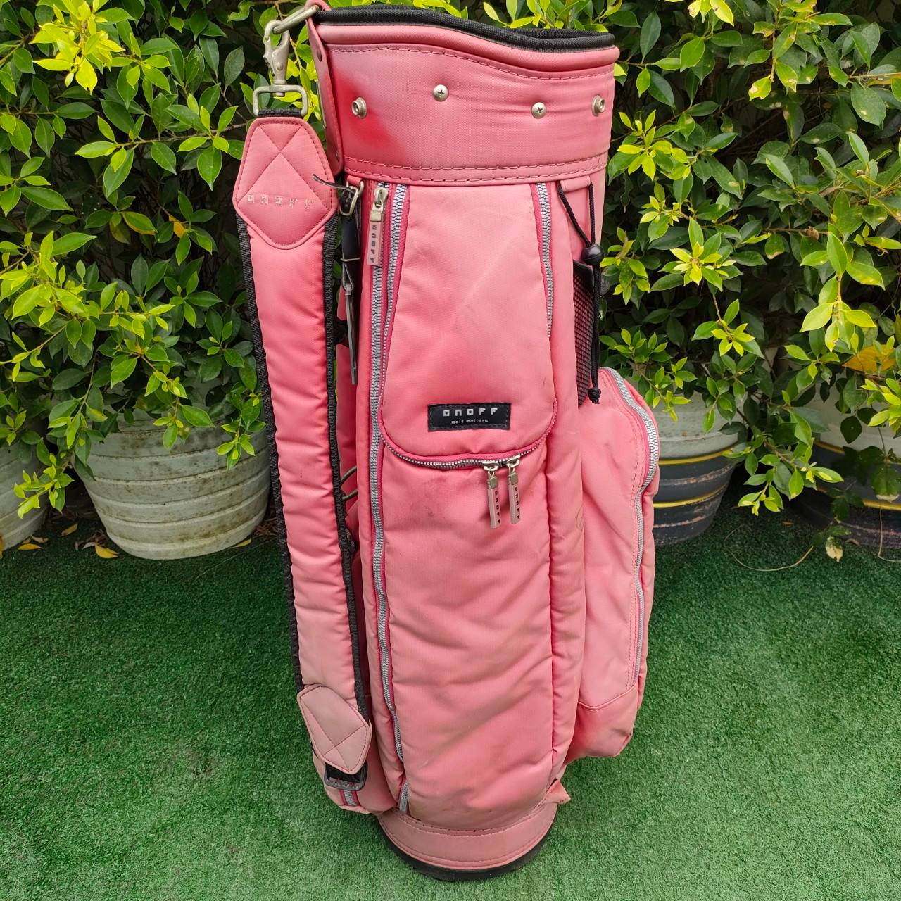 ถุงกอล์ฟ ONOFF GOLF MATTERS มือสอง ** ถุงกอล์ฟ สีซีด ** นอกนั้นใช้ได้หมด