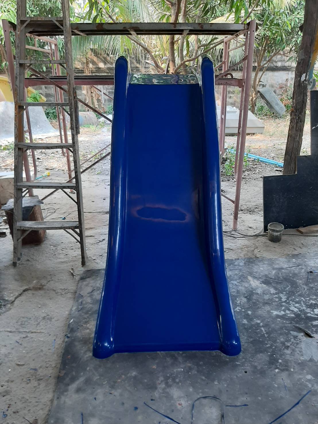 สไลเดอร์ไฟเบอร์กลาส กระดานลื่นดี สไลเดอร์สีน้ำเงิน ความยาว 210 เซนติเมตร สูงจากพื้น 100 ซม