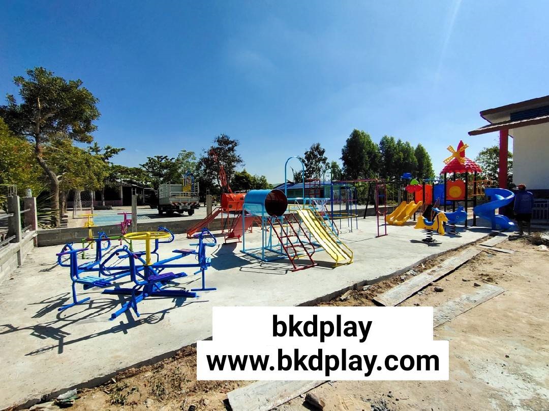 เครื่องเล่นสนามชุดรวมD ประกอบด้วยสไลเดอร์ปีนป่ายแป้นบาสและถังลอด, เครื่องเล่นสนามกลางแจ้ง , เครื่องเล่นสนามเหล็ก, ของเล่น, OutdoorPlayground,สนามเด็กเล่น,เครื่องเล่นงบสพฐ.ประชารัฐ ราคาโรงงาน