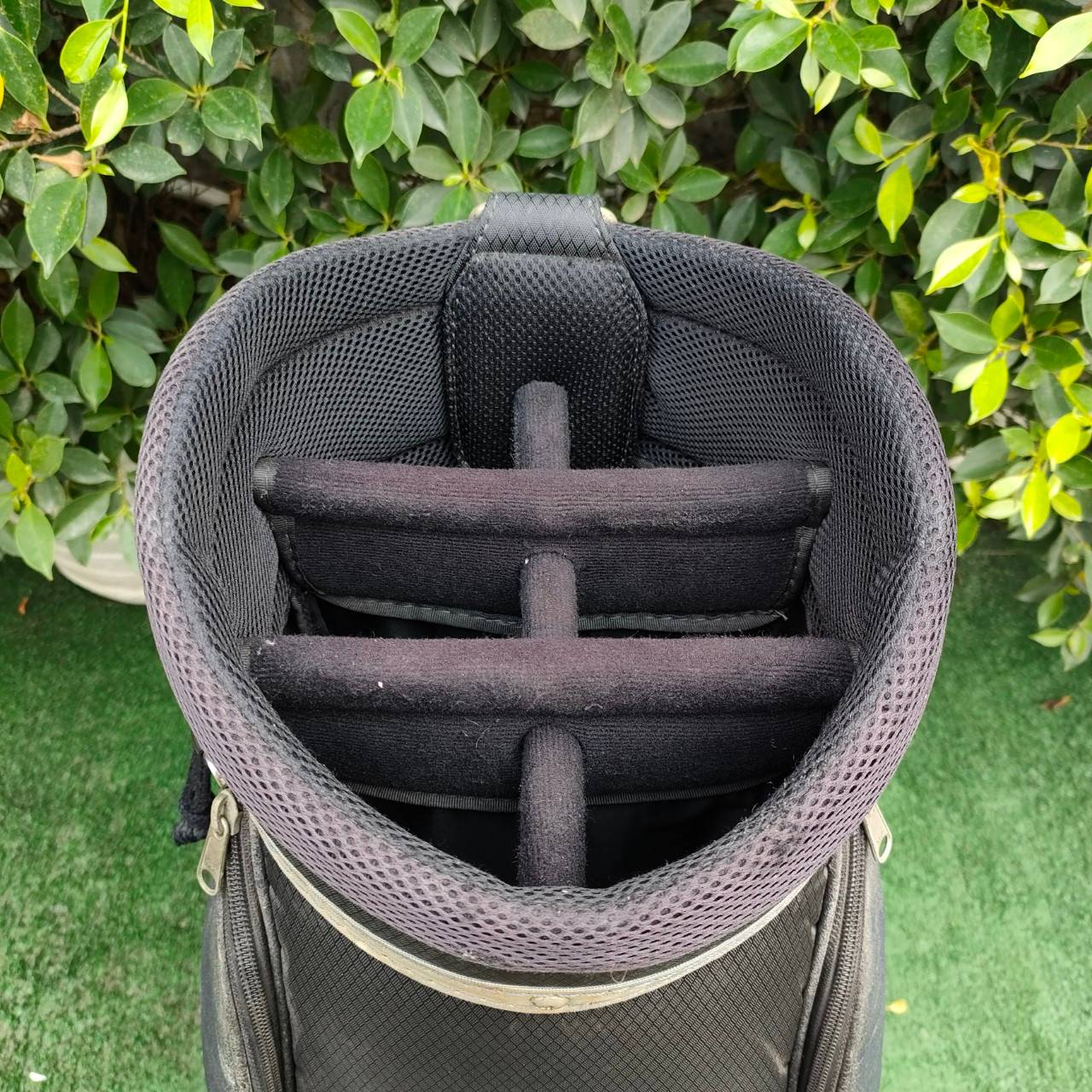 ถุงกอล์ฟ KASCO มือสอง ซิปใช้ได้หมด ถุงตั้งแข็งแรง สภาพปานกลาง ตามรูปครับ