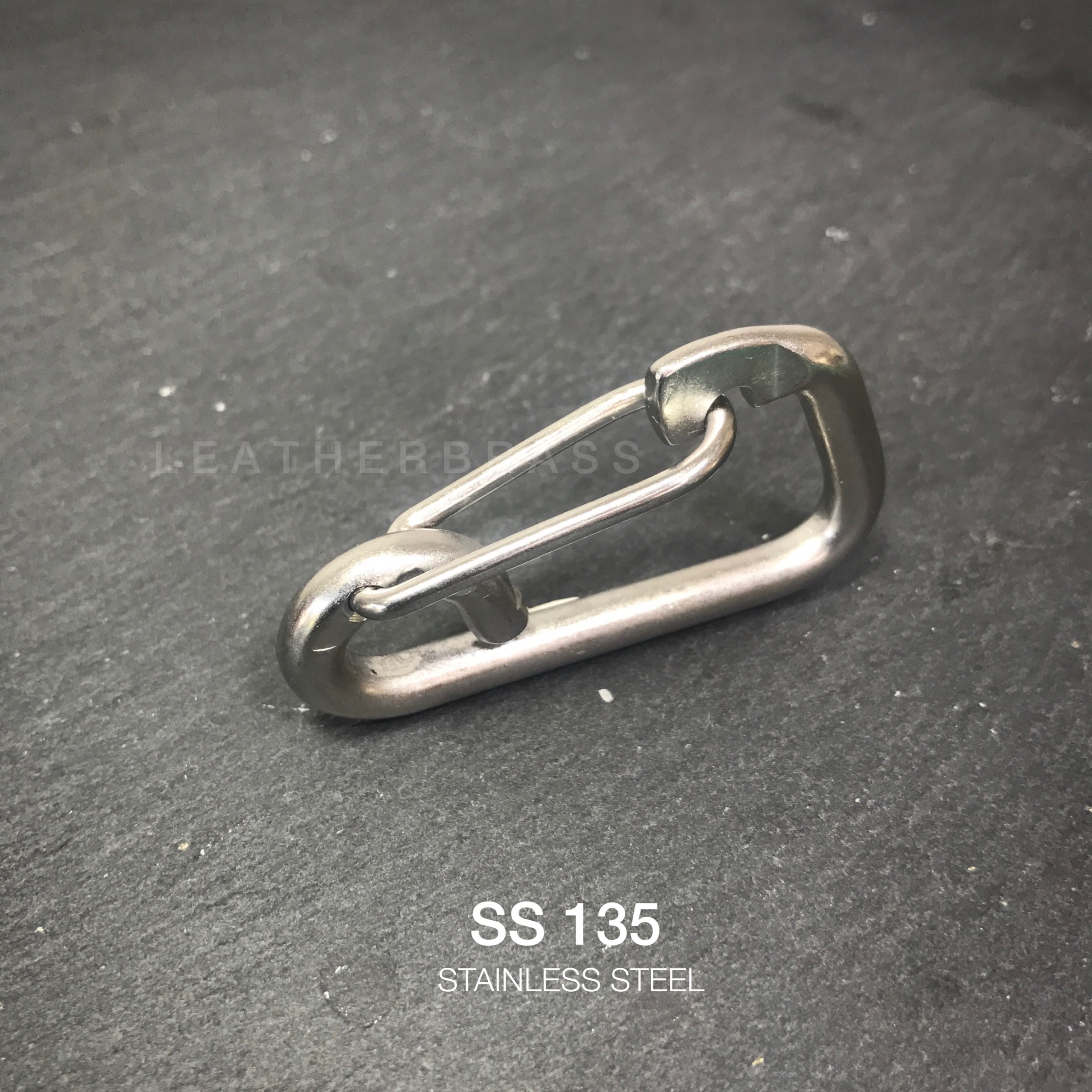 SS135 ตะขอพวงกุญแจ สเตนเลส แบบโมเดิร์น อุปกรณ์เดินป่า **ราคาต่อชิ้น** อุปกรณ์งานหนัง leatherbrass