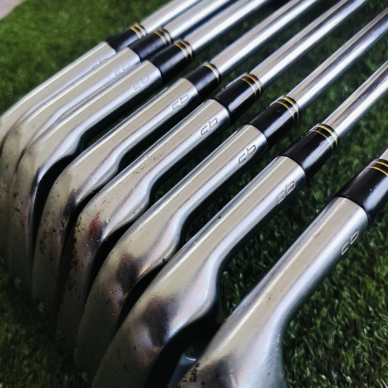 ลดพิเศษ!!! ชุดเหล็ก Taylormade RAC FORGED CB ชุดนี้ผลิตด้วยกระบวนการ FORGED ระดับโลก เป็นรุ่นที่ต่อมาจาก 300 FORGED อันโด่งดัง รุ่น CB มี CAVITY ตีไม่ยาก มีการชดเชยสูง ไม้กอล์ฟพรีเมี่ยมมือสอง ของแท้ By NakaraLuxurious